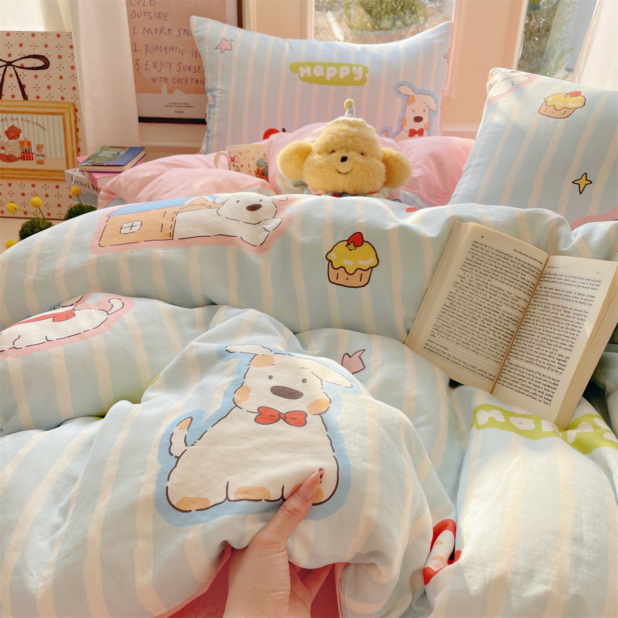 91家纺网 家纺一手货源 找家纺 盛秋家纺 2026新款卡通款A类水洗棉印花单被套被套单件 软萌汪汪蓝+花朵粉