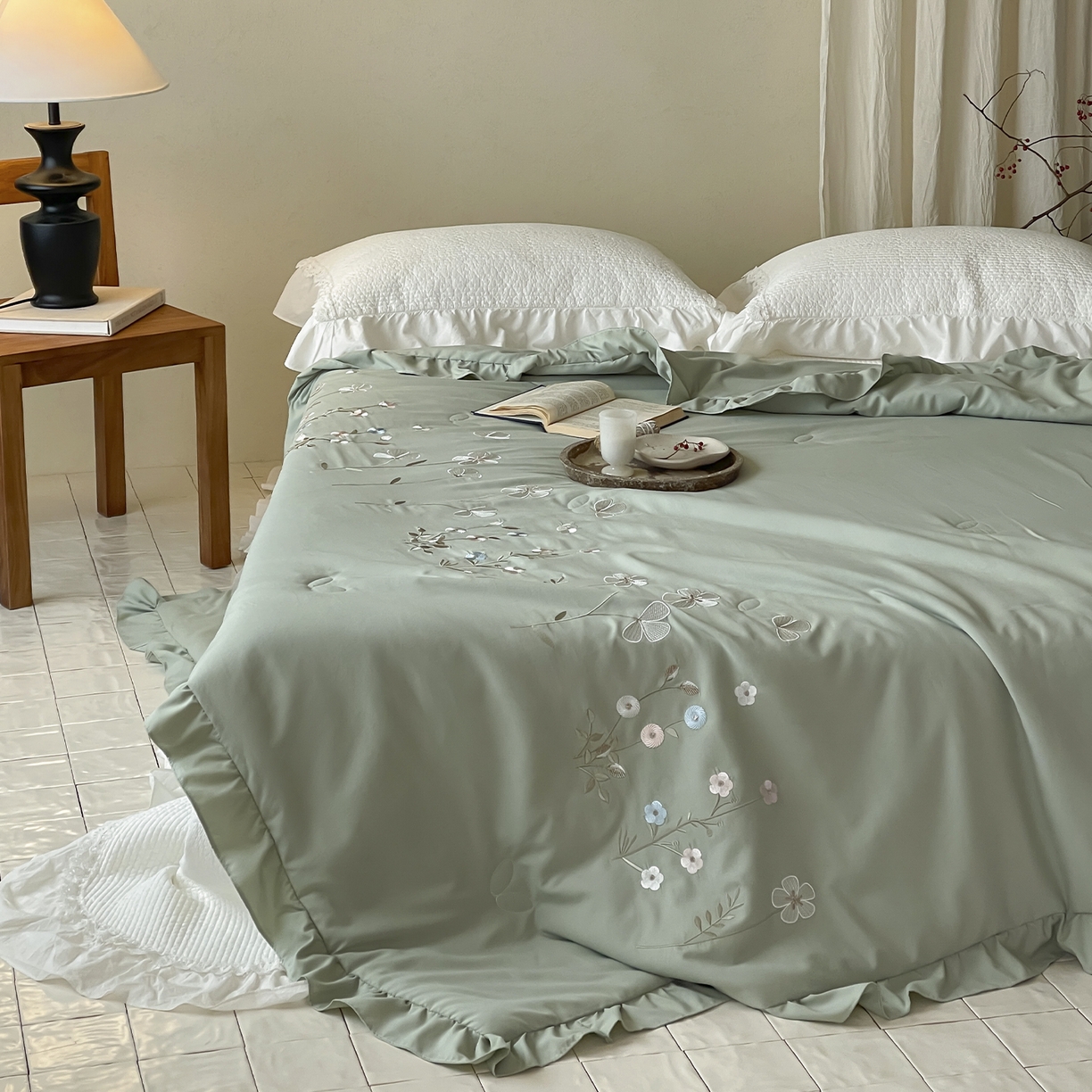 91家纺网 家纺一手货源 找家纺 一加一 2026新款亲肤凉感花边绣花大豆夏被夏凉被空调被四件套-花间序 花间序-绿