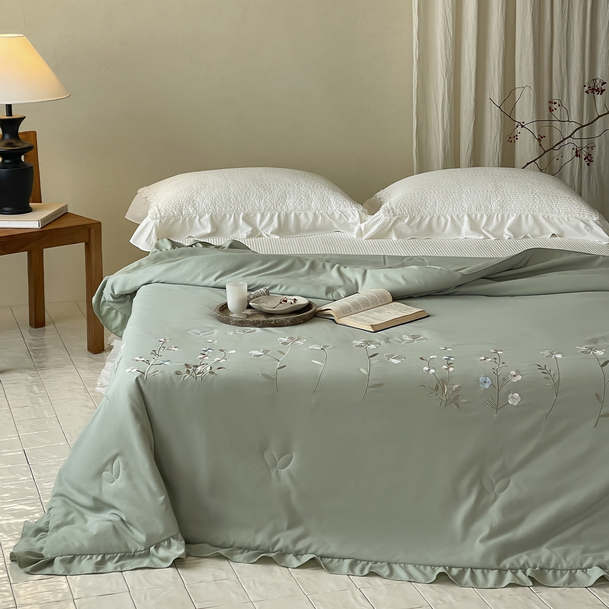 91家纺网 家纺一手货源 找家纺 一加一 2026新款亲肤凉感花边绣花大豆夏被夏凉被空调被四件套-花间序 花间序-绿