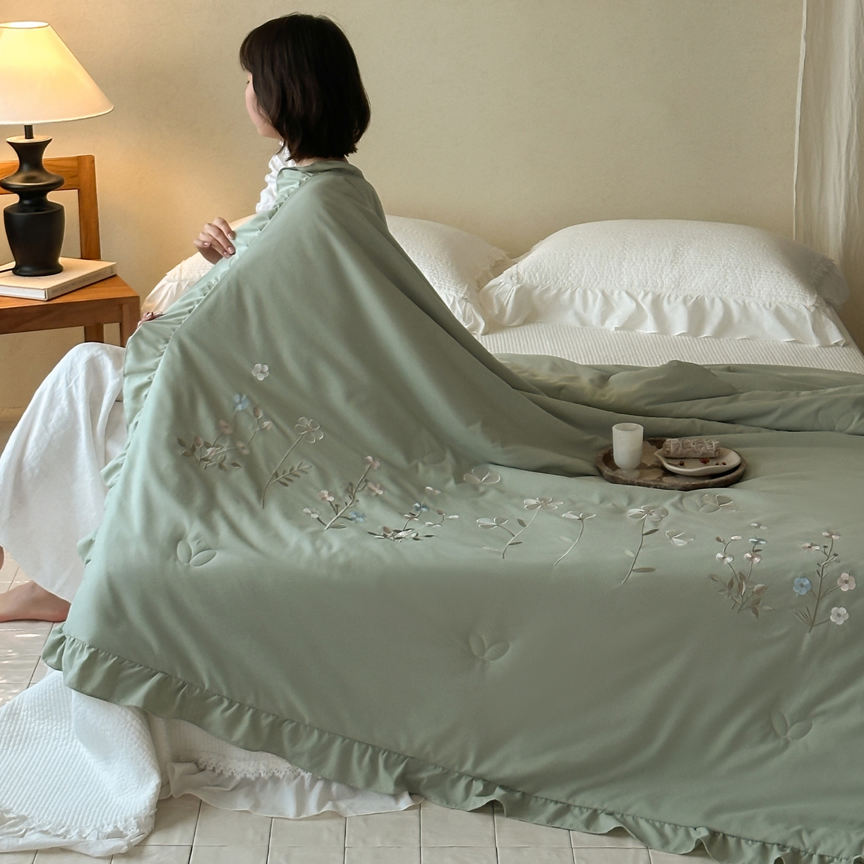 91家纺网 家纺一手货源 找家纺 一加一 2026新款亲肤凉感花边绣花大豆夏被夏凉被空调被四件套-花间序 花间序-绿