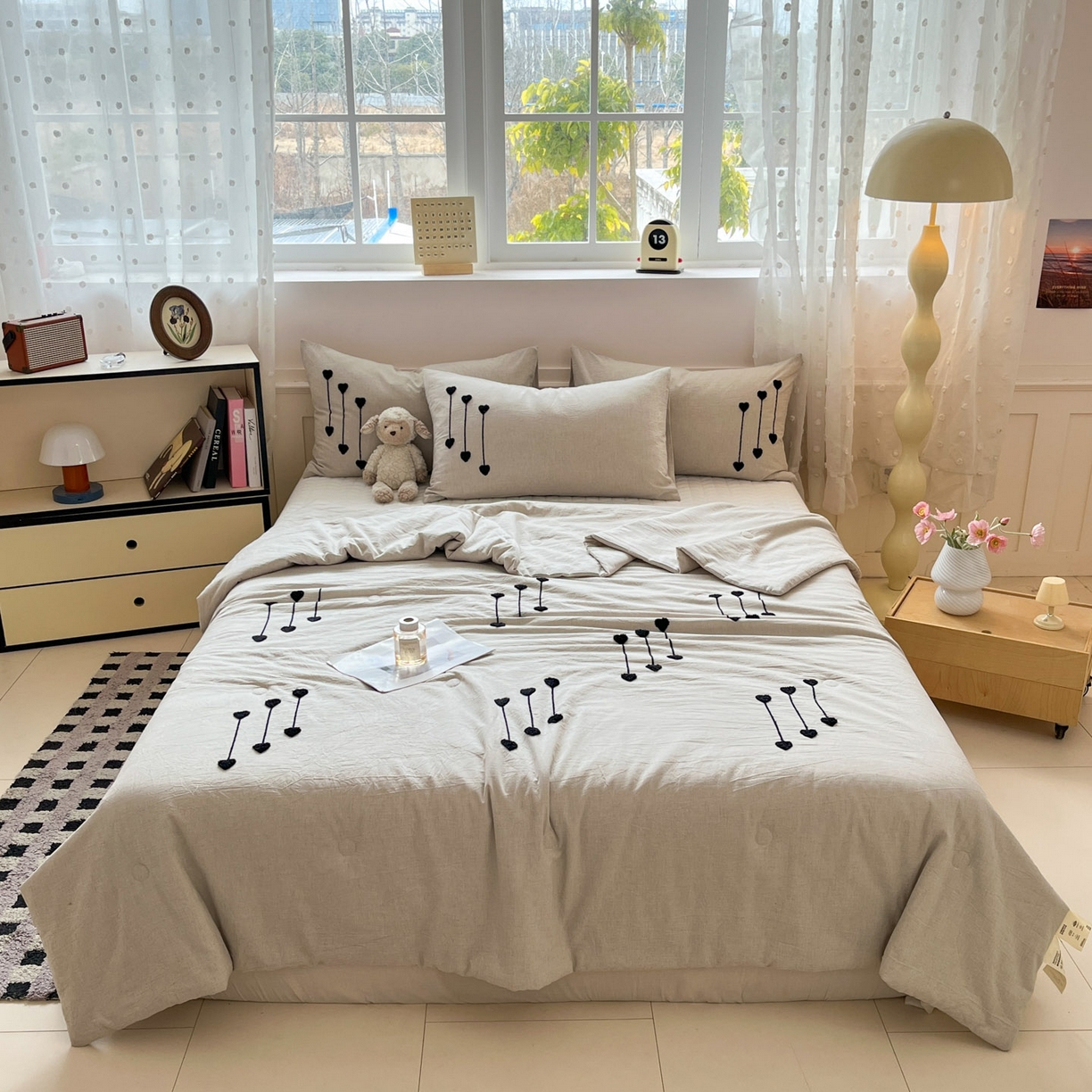 91家纺网 家纺一手货源 找家纺 一加一 2026春夏新款全棉纯棉色织水洗棉麻毛巾绣大豆夏被-心心相依 棉麻音符-灰