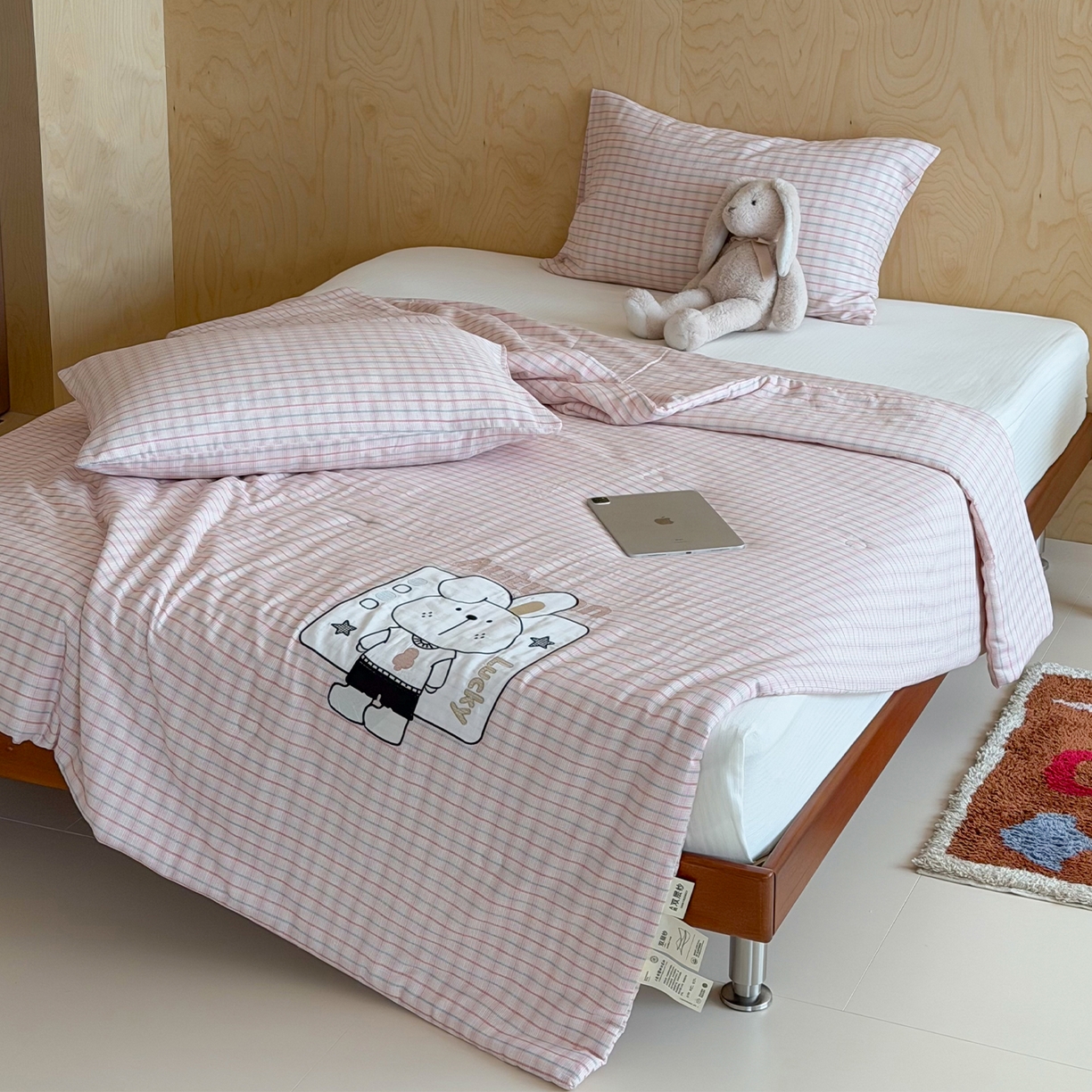 91家纺网 家纺一手货源 找家纺 一加一 2026新款全棉纯棉双层纱贴布绣大豆夏被夏凉被空调被-格格乐园 粉格小兔