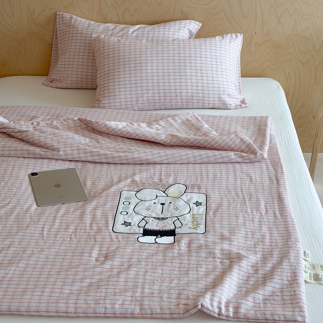 91家纺网 家纺一手货源 找家纺 一加一 2026新款全棉纯棉双层纱贴布绣大豆夏被夏凉被空调被-格格乐园 粉格小兔