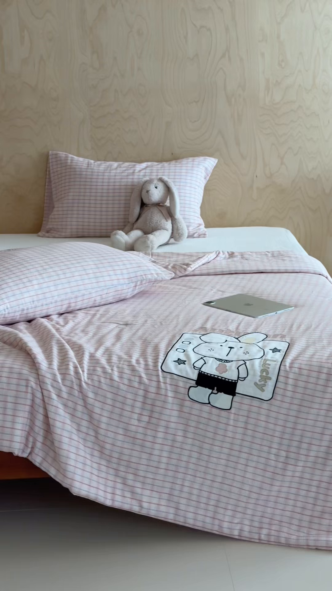 91家纺网 家纺一手货源 找家纺 一加一 2026新款全棉纯棉双层纱贴布绣大豆夏被夏凉被空调被-格格乐园 粉格小兔