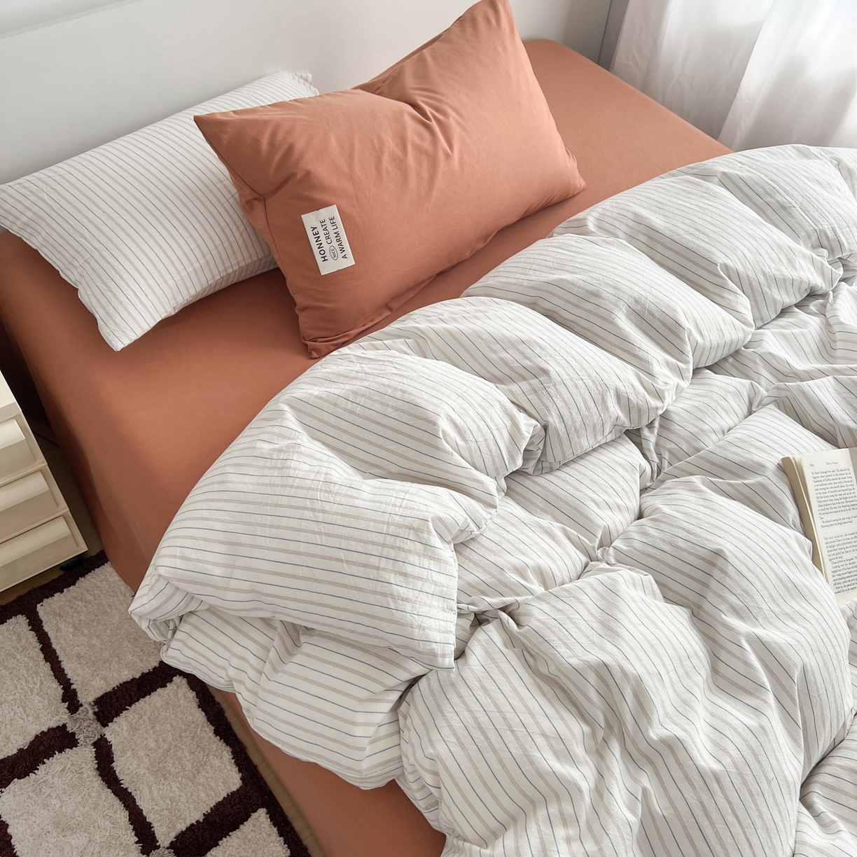 91家纺网 家纺一手货源 找家纺 早晨家纺 2026新款INS博主风A类全棉纯棉色织水洗棉格子四件套 心悦-白蓝条纹