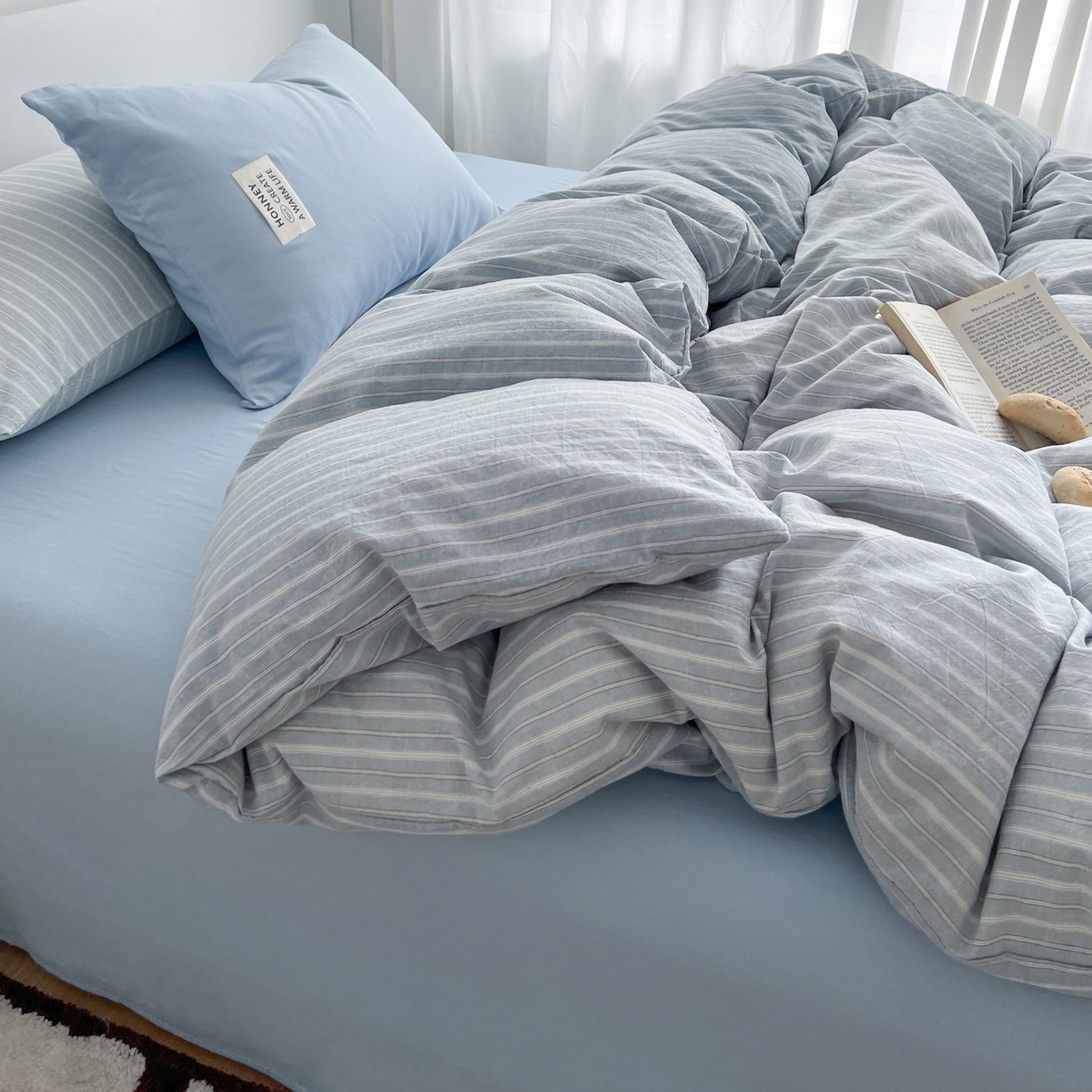 91家纺网 家纺一手货源 找家纺 早晨家纺 2026新款INS博主风A类全棉纯棉色织水洗棉格子四件套 知夏-蓝条纹