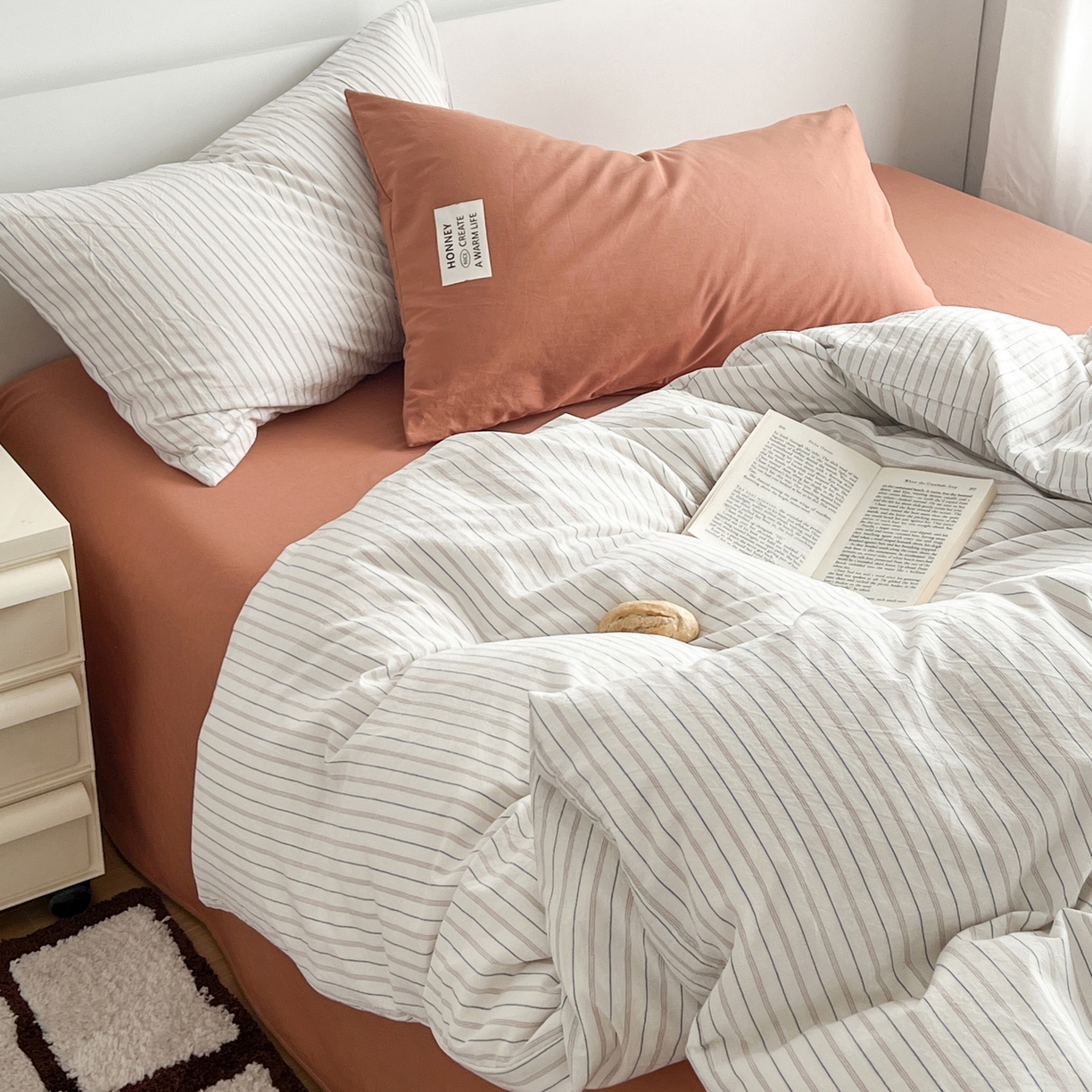 91家纺网 家纺一手货源 找家纺 早晨家纺 2026新款INS博主风A类全棉纯棉色织水洗棉格子四件套 心悦-白蓝条纹