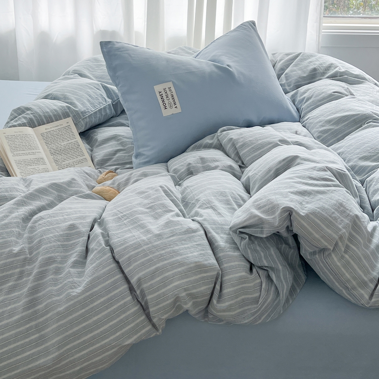 91家纺网 家纺一手货源 找家纺 早晨家纺 2026新款INS博主风A类全棉纯棉色织水洗棉格子四件套 知夏-蓝条纹