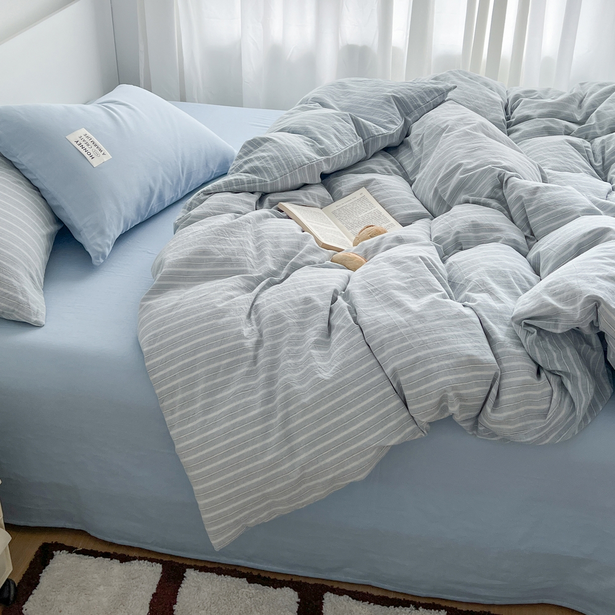 91家纺网 家纺一手货源 找家纺 早晨家纺 2026新款INS博主风A类全棉纯棉色织水洗棉格子四件套 知夏-蓝条纹