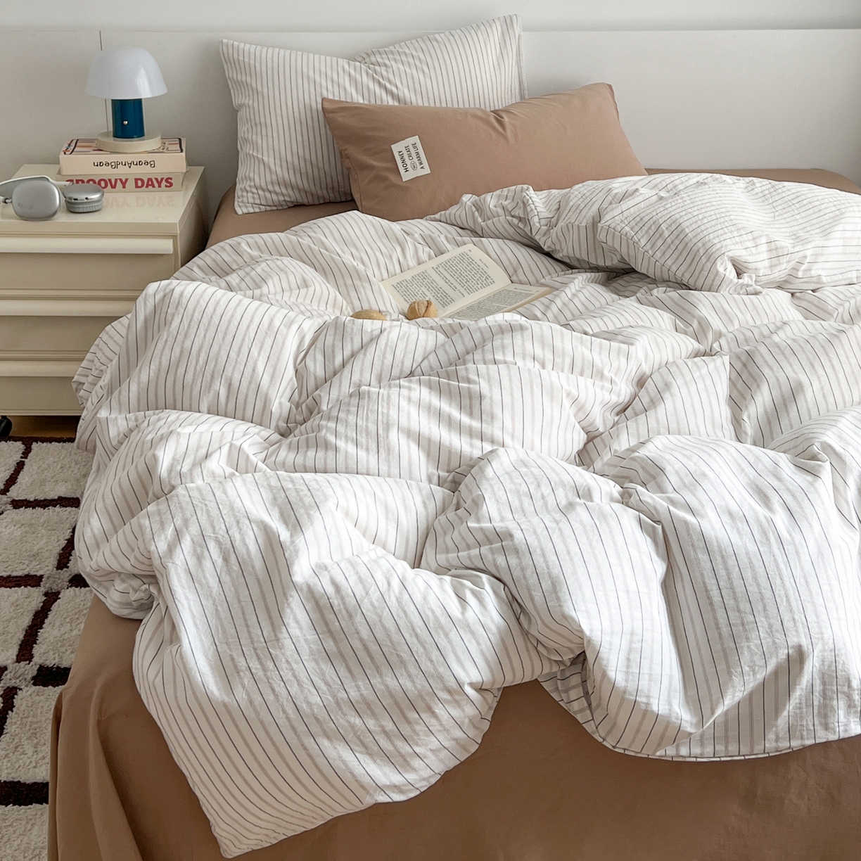 91家纺网 家纺一手货源 找家纺 早晨家纺 2026新款INS博主风A类全棉纯棉色织水洗棉格子四件套 心悦-白灰条纹