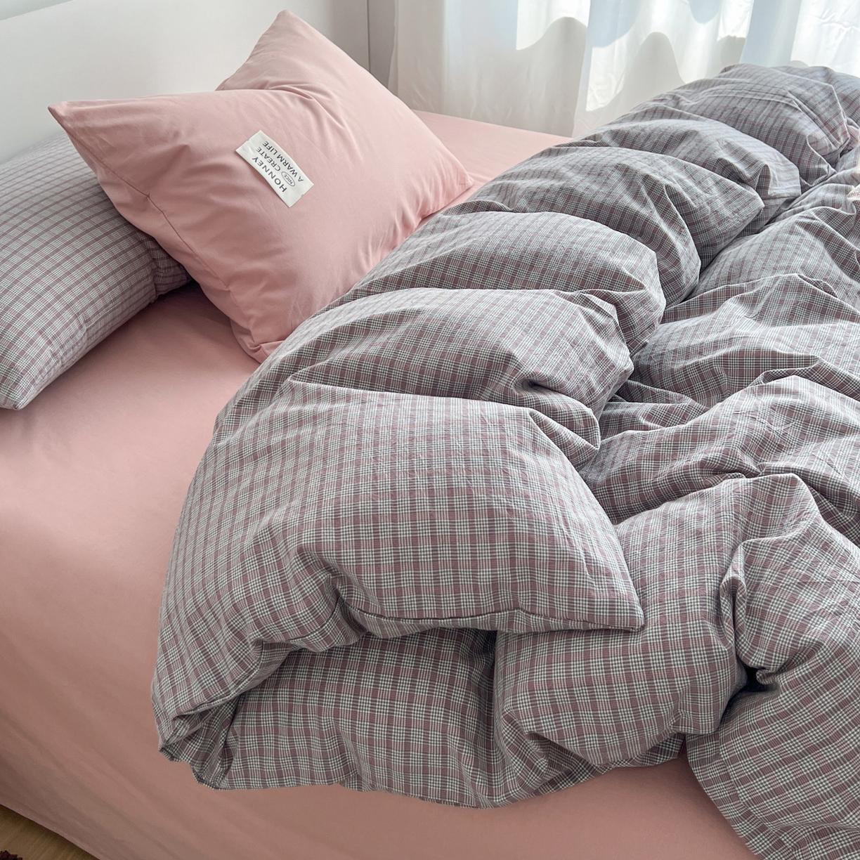 91家纺网 家纺一手货源 找家纺 早晨家纺 2026新款INS博主风A类全棉纯棉色织水洗棉格子四件套 初夏-灰格