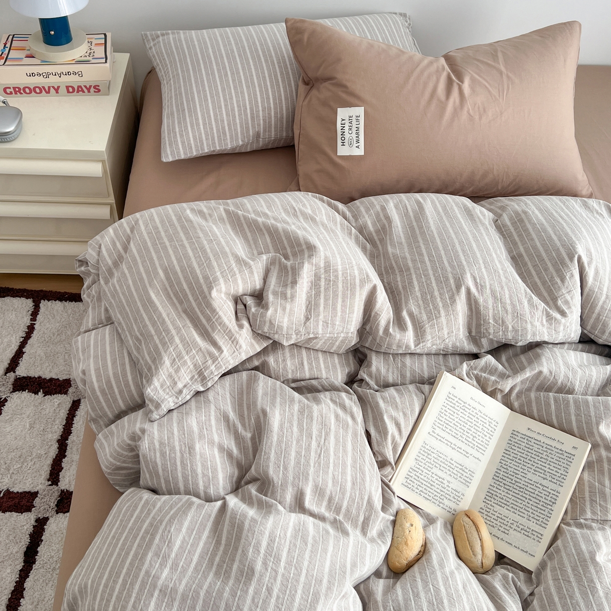 91家纺网 家纺一手货源 找家纺 早晨家纺 2026新款INS博主风A类全棉纯棉色织水洗棉格子四件套 知夏-浅咖条纹