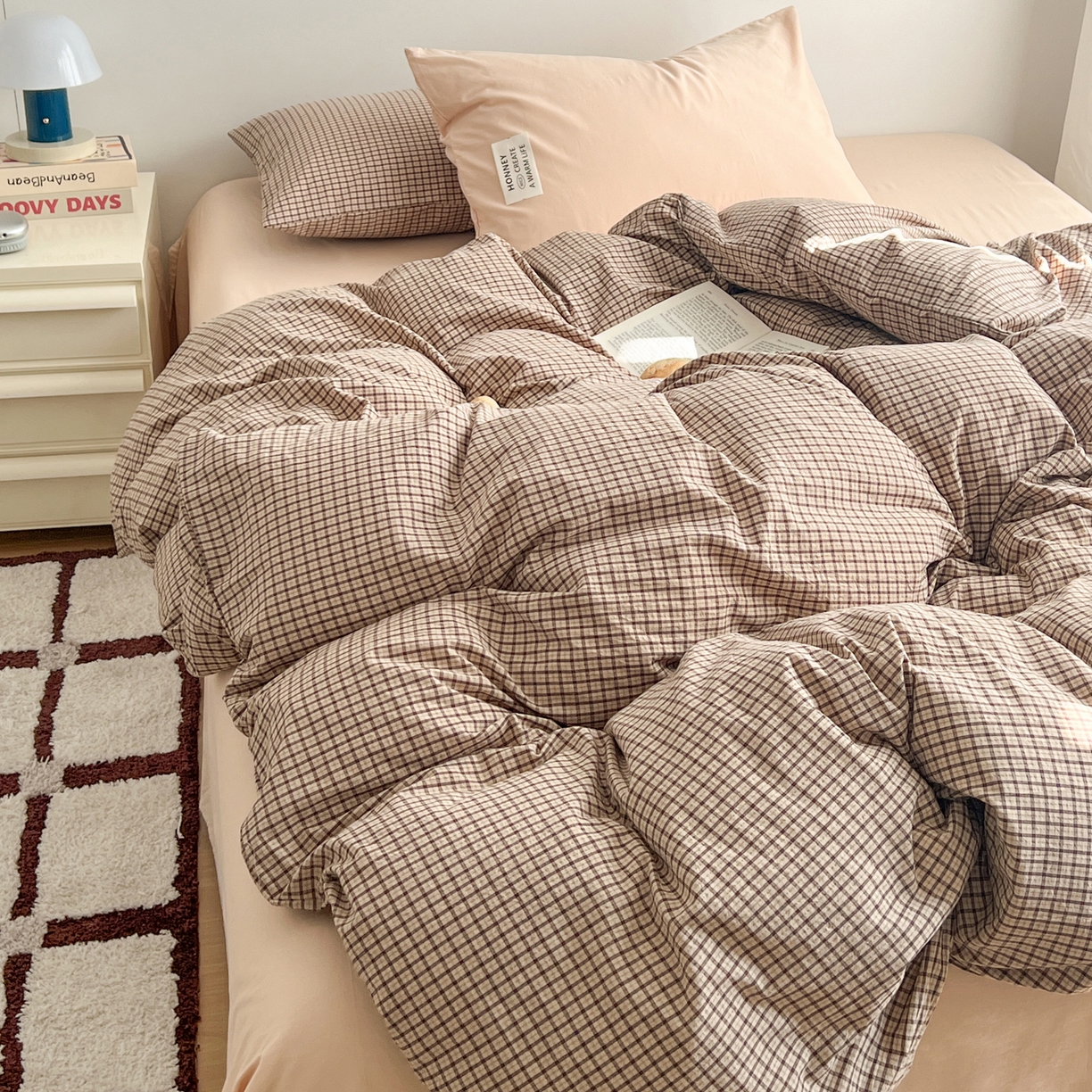 91家纺网 家纺一手货源 找家纺 早晨家纺 2026新款INS博主风A类全棉纯棉色织水洗棉格子四件套 向往-咖格