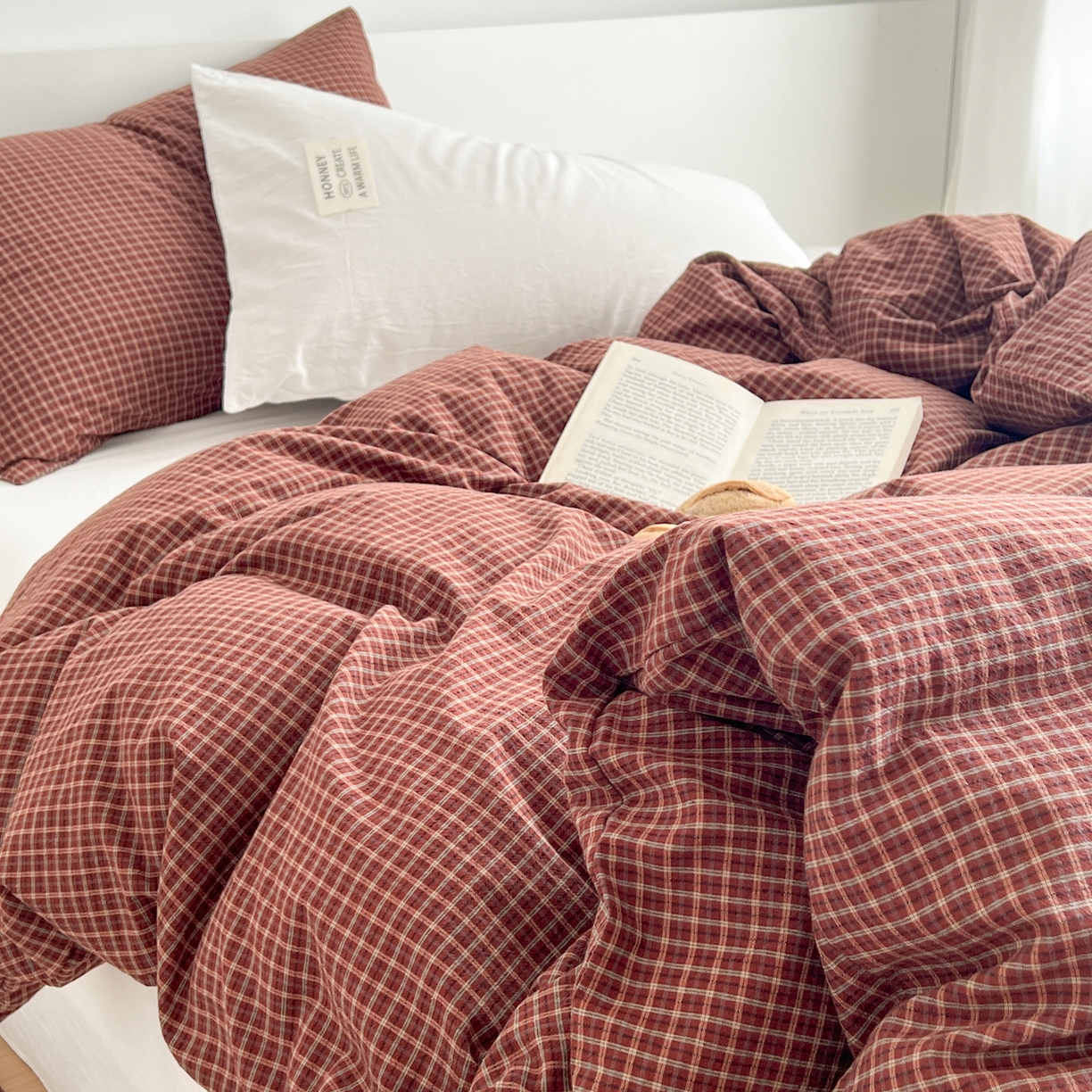 91家纺网 家纺一手货源 找家纺 早晨家纺 2026新款INS博主风A类全棉纯棉色织水洗棉格子四件套 向往-红格