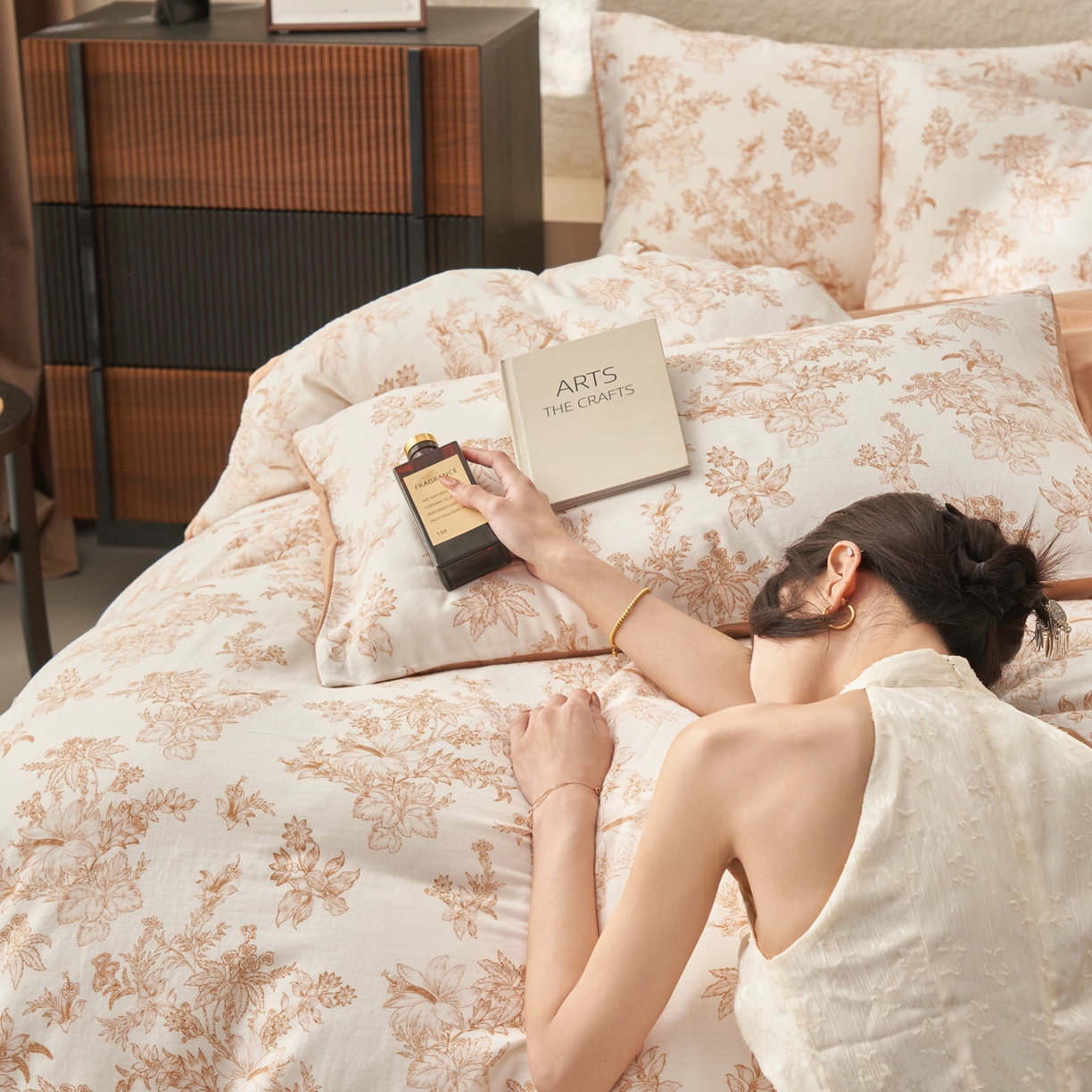 91家纺网 家纺一手货源 找家纺 早晨家纺 2026新款全棉双层纱四件套水洗棉法式复古纯棉床上用品 漫花叙