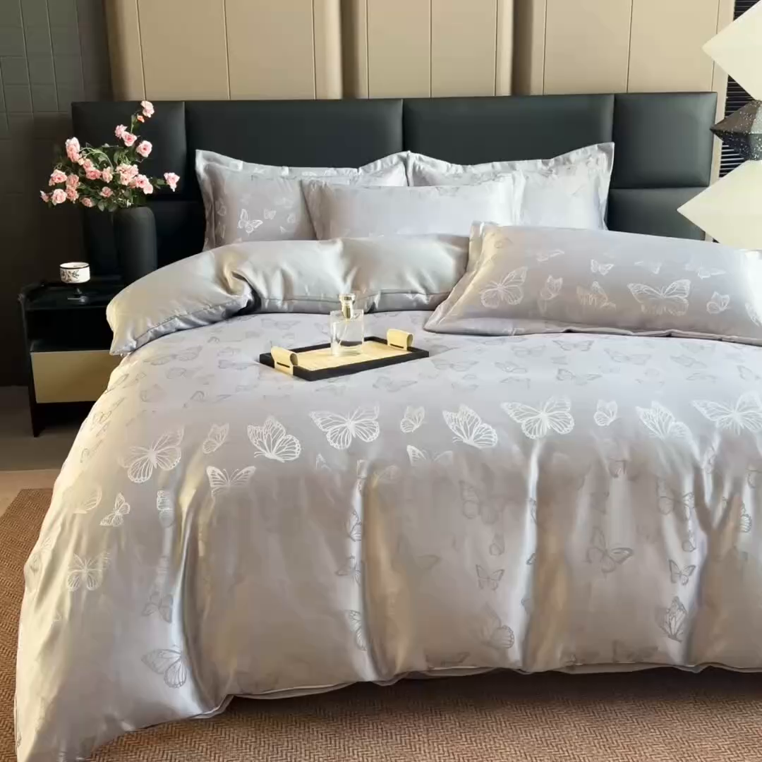 91家纺网 家纺一手货源 找家纺 优美 2026新款简单款水洗提花四件套 蝶之恋-浅云灰