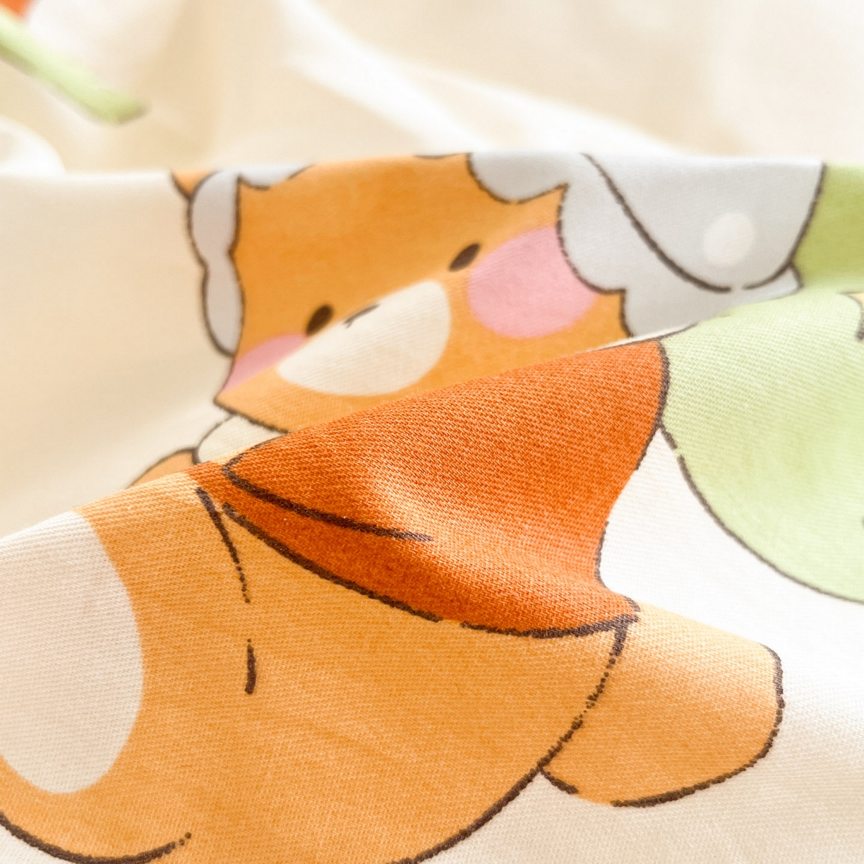 91家纺网 家纺一手货源 找家纺 莱通家纺 2026春夏新款12868全棉印花四件套单品系列二-四件套提供买家秀，预留缩水率） 野炊小熊