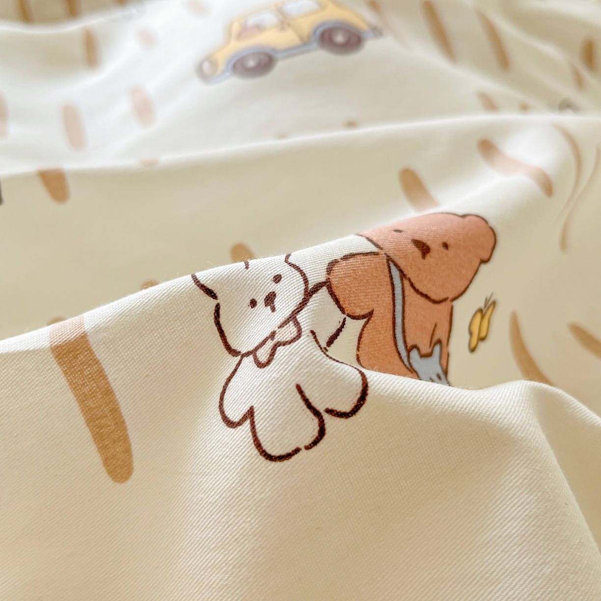 91家纺网 家纺一手货源 找家纺 莱通家纺 2026春夏新款12868全棉印花四件套单品系列二-单被套提供买家秀，预留缩水率） 熊仔小汽车