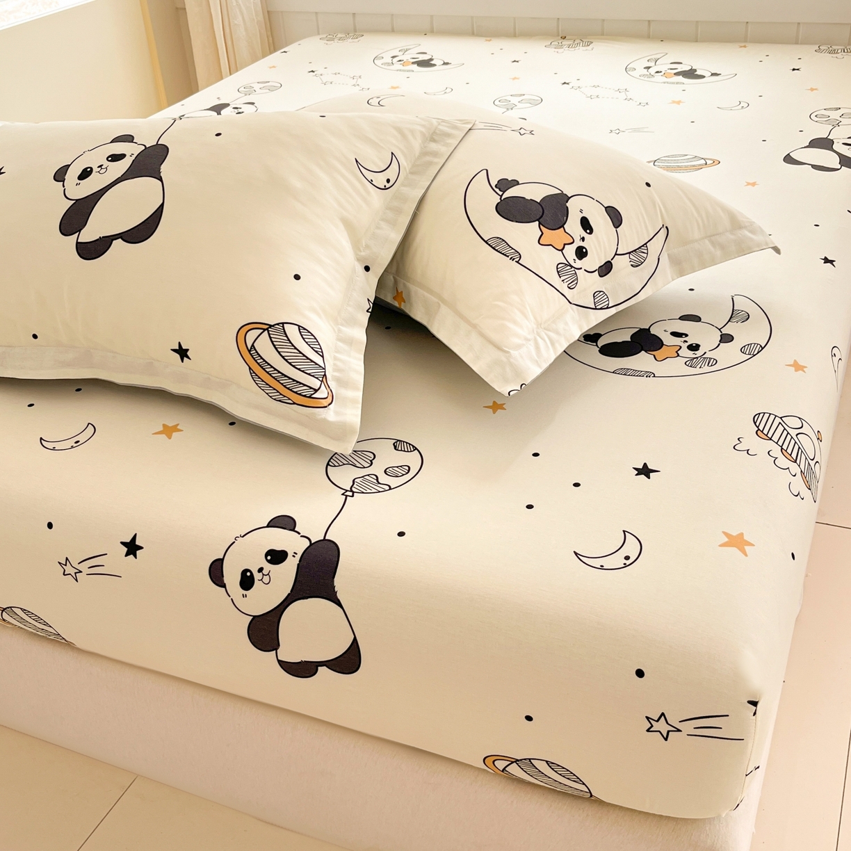 91家纺网 家纺一手货源 找家纺 莱通家纺 2026春夏新款12868全棉印花四件套单品系列二-单床笠 放空小熊猫