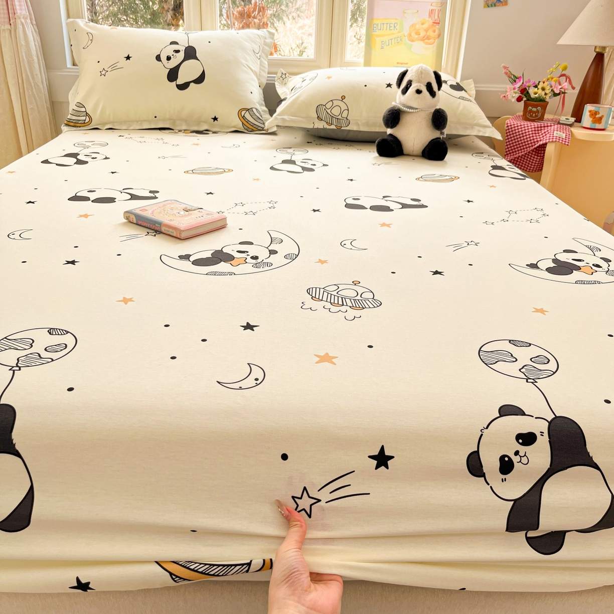 91家纺网 家纺一手货源 找家纺 莱通家纺 2026春夏新款12868全棉印花四件套单品系列二-单床笠 放空小熊猫