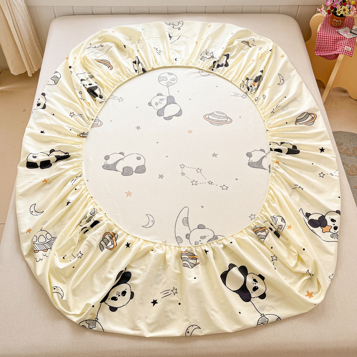 91家纺网 家纺一手货源 找家纺 莱通家纺 2026春夏新款12868全棉印花四件套单品系列二-单床笠 放空小熊猫