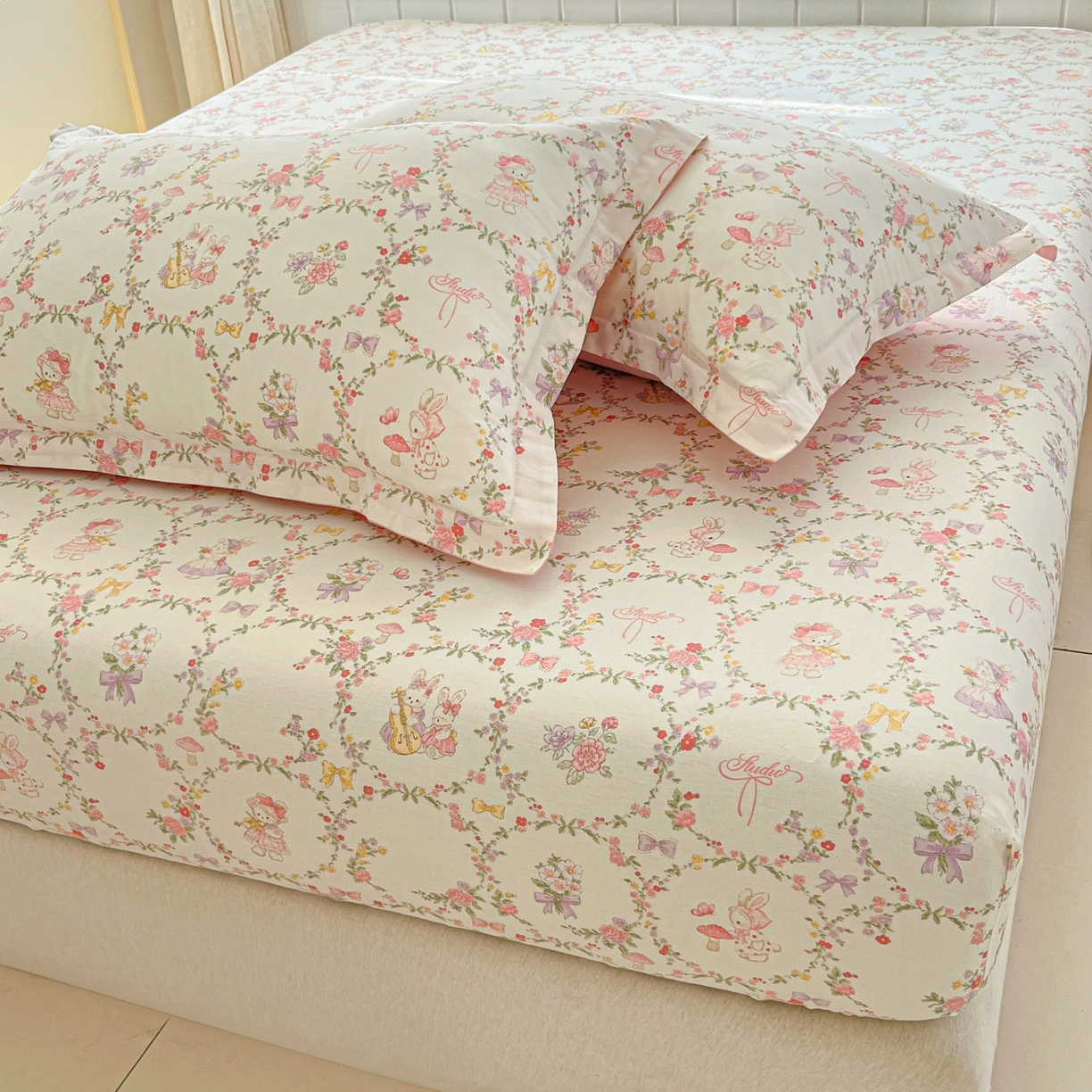 91家纺网 家纺一手货源 找家纺 莱通家纺 2026春夏新款12868全棉印花四件套单品系列二-单床笠 童话花町