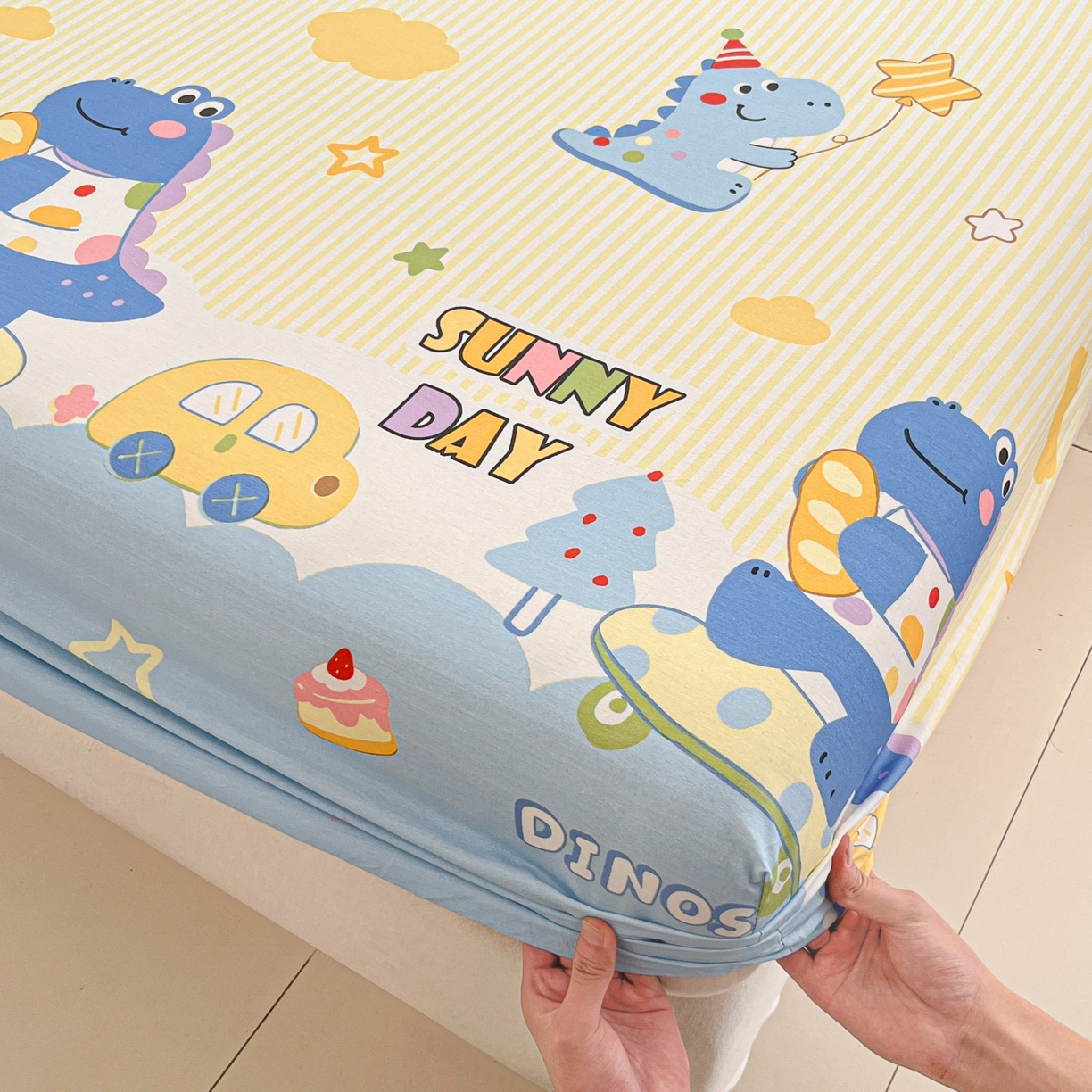 91家纺网 家纺一手货源 找家纺 莱通家纺 2026春夏新款12868全棉印花四件套单品系列二-单床笠 闲趣恐龙