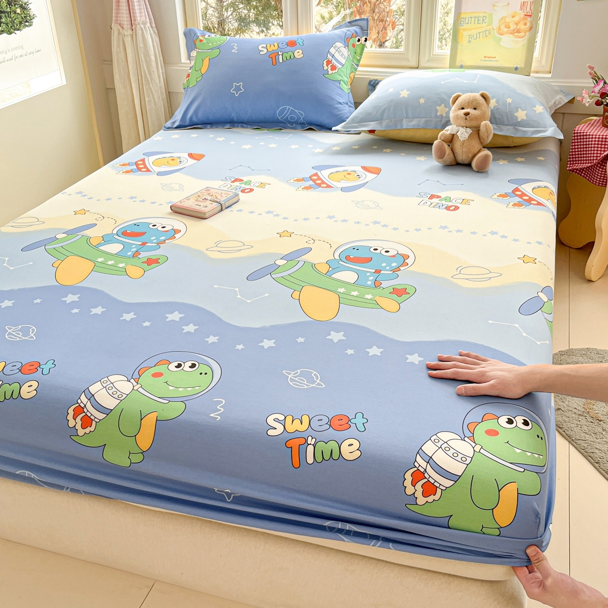 91家纺网 家纺一手货源 找家纺 莱通家纺 2026春夏新款12868全棉印花四件套单品系列二-单床笠 星际天空龙