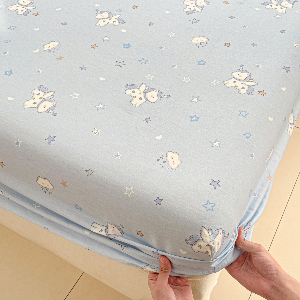 91家纺网 家纺一手货源 找家纺 莱通家纺 2026春夏新款12868全棉印花四件套单品系列二-单床笠 星星独角兽