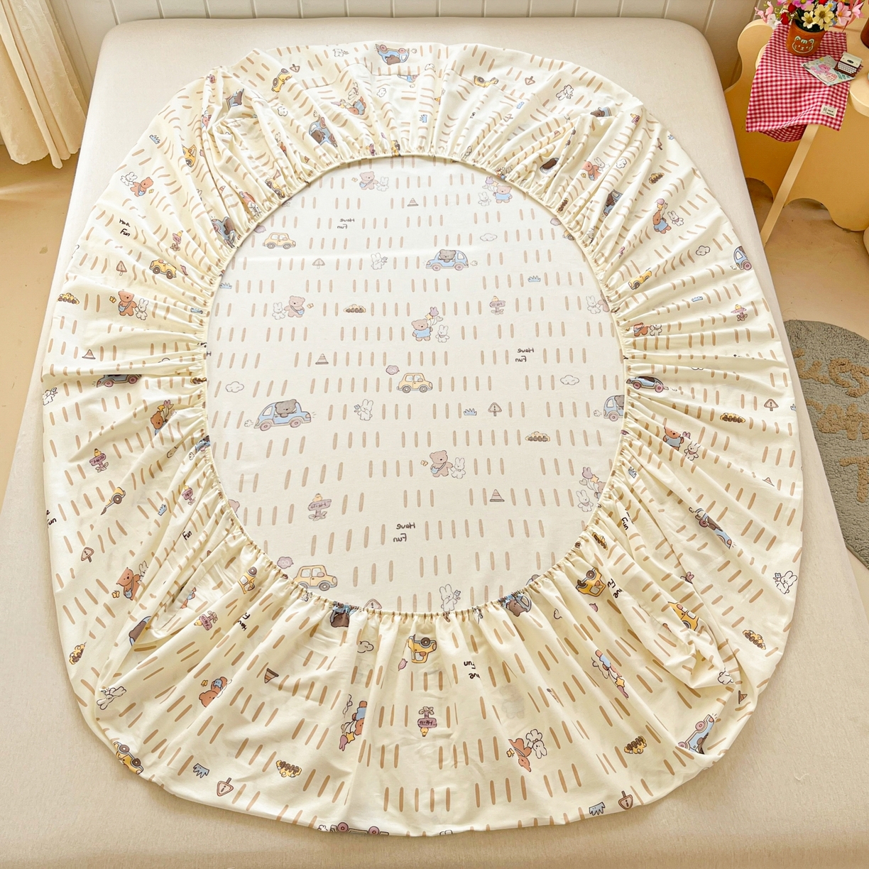 91家纺网 家纺一手货源 找家纺 莱通家纺 2026春夏新款12868全棉印花四件套单品系列二-单床笠 熊仔小汽车