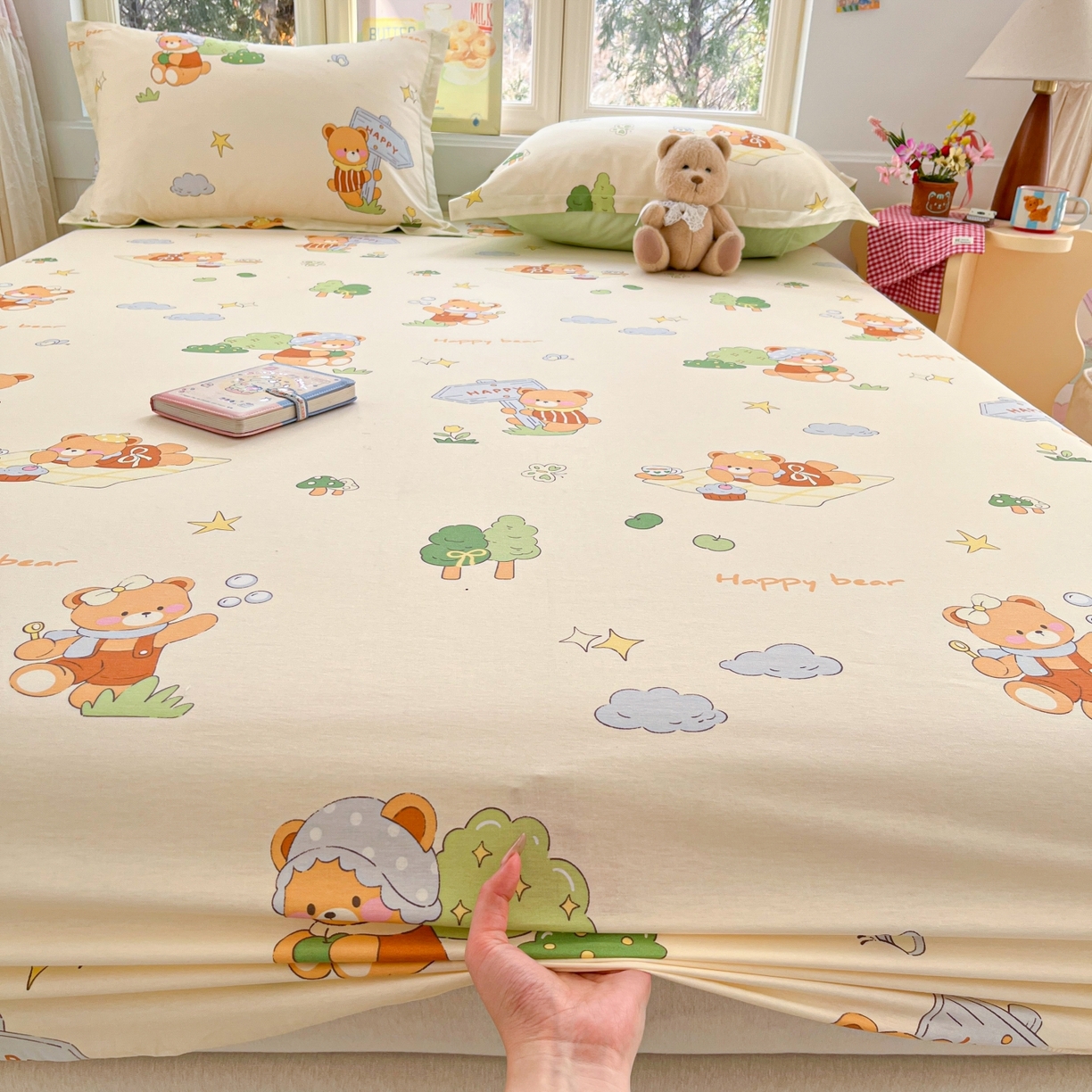 91家纺网 家纺一手货源 找家纺 莱通家纺 2026春夏新款12868全棉印花四件套单品系列二-单床笠 野炊小熊