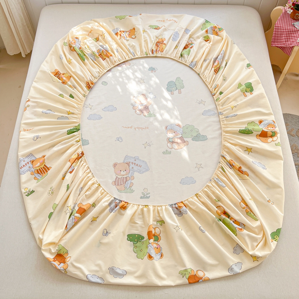 91家纺网 家纺一手货源 找家纺 莱通家纺 2026春夏新款12868全棉印花四件套单品系列二-单床笠 野炊小熊