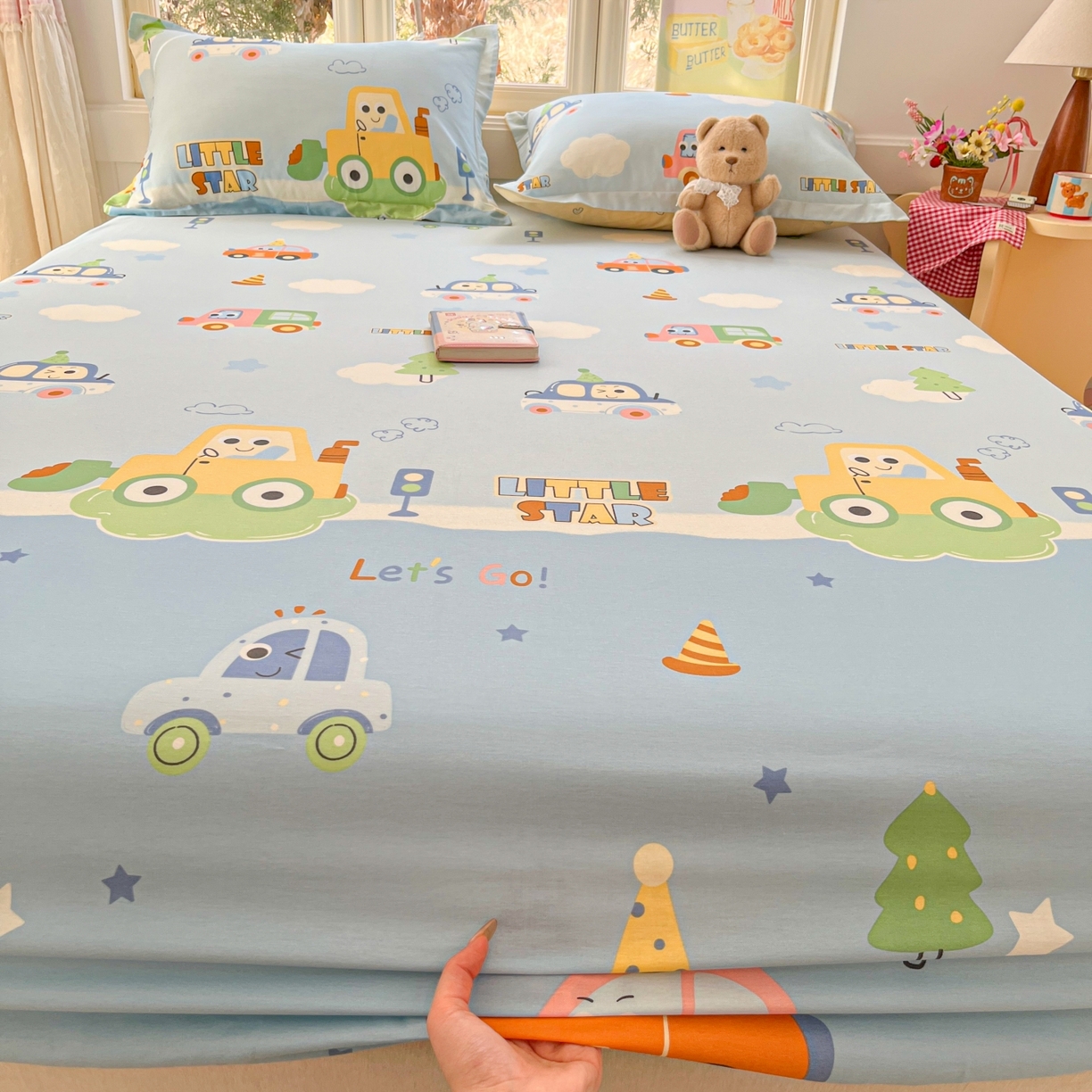 91家纺网 家纺一手货源 找家纺 莱通家纺 2026春夏新款12868全棉印花四件套单品系列二-单床笠 云朵车行