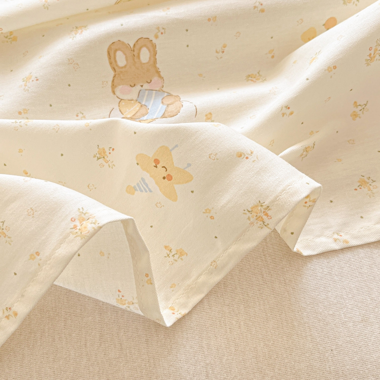 91家纺网 家纺一手货源 找家纺 莱通家纺 2026春夏新款12868全棉印花四件套单品系列二-单床单 星点兔语