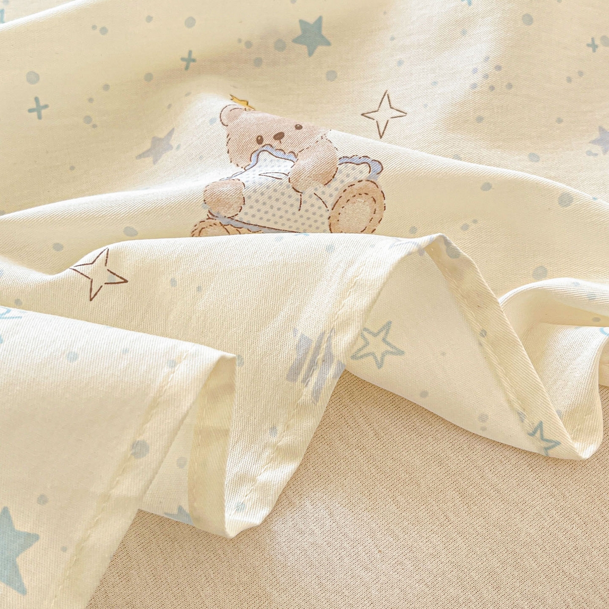 91家纺网 家纺一手货源 找家纺 莱通家纺 2026春夏新款12868全棉印花四件套单品系列二-单床单 星眠小熊