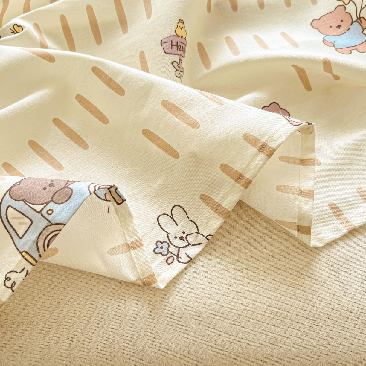 91家纺网 家纺一手货源 找家纺 莱通家纺 2026春夏新款12868全棉印花四件套单品系列二-单床单 熊仔小汽车