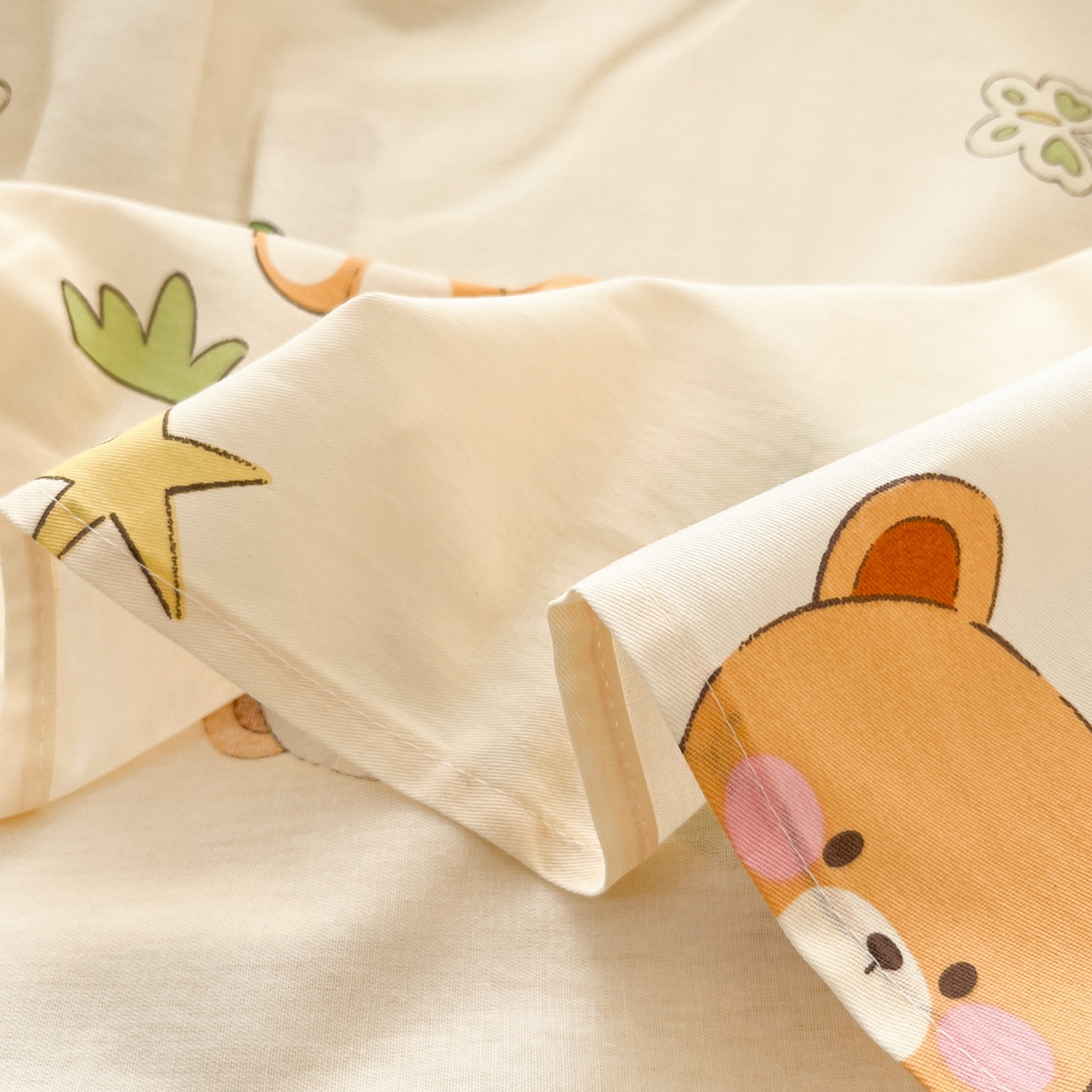 91家纺网 家纺一手货源 找家纺 莱通家纺 2026春夏新款12868全棉印花四件套单品系列二-单床单 野炊小熊