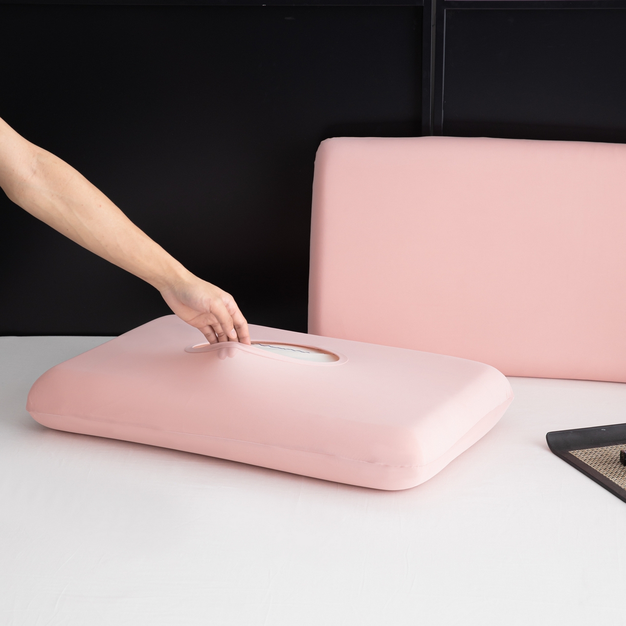 91家纺网 家纺一手货源 找家纺 慕尚家纺 2026新款升级款锦纶冰皮枕套 桃粉