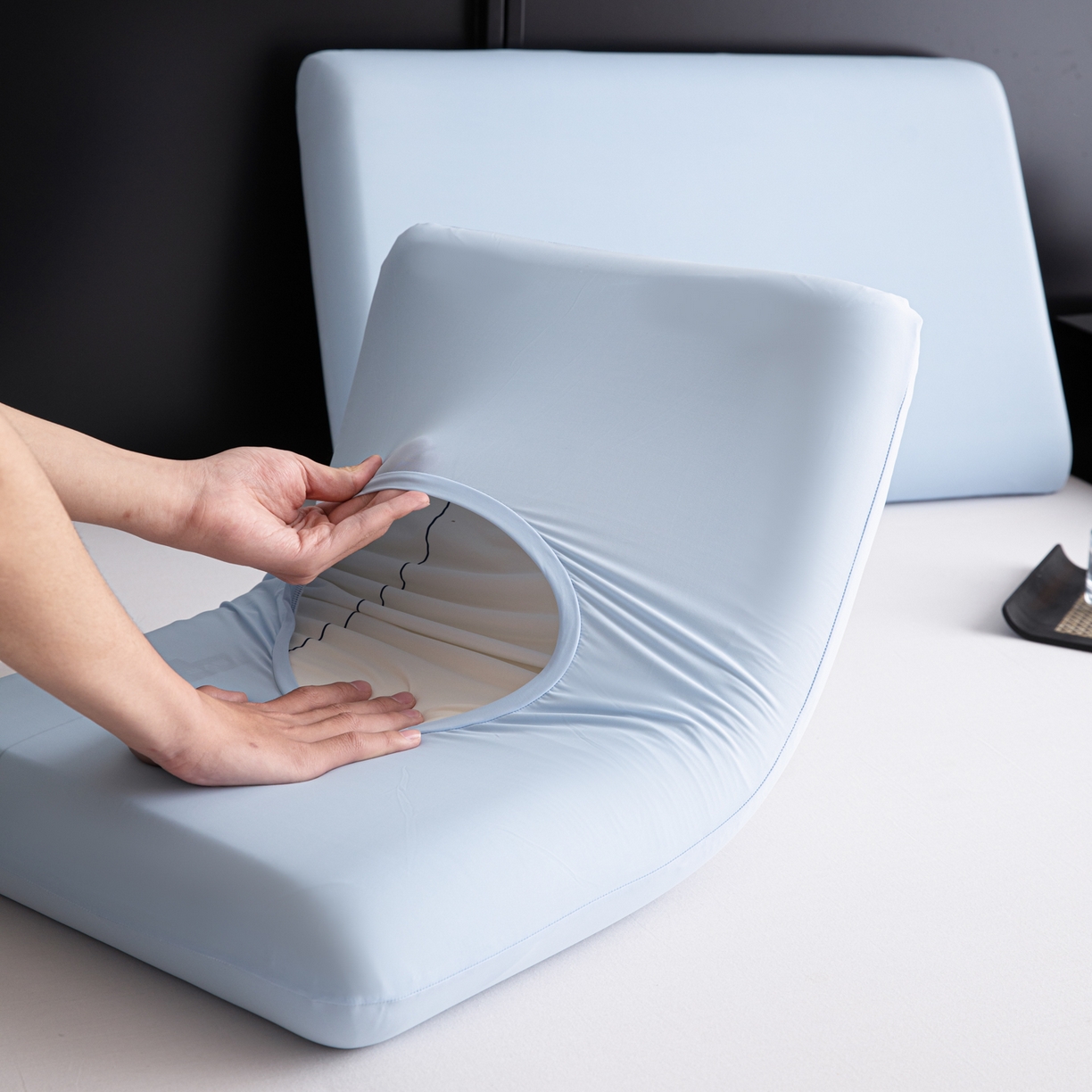 91家纺网 家纺一手货源 找家纺 慕尚家纺 2026新款升级款锦纶冰皮枕套 天空蓝