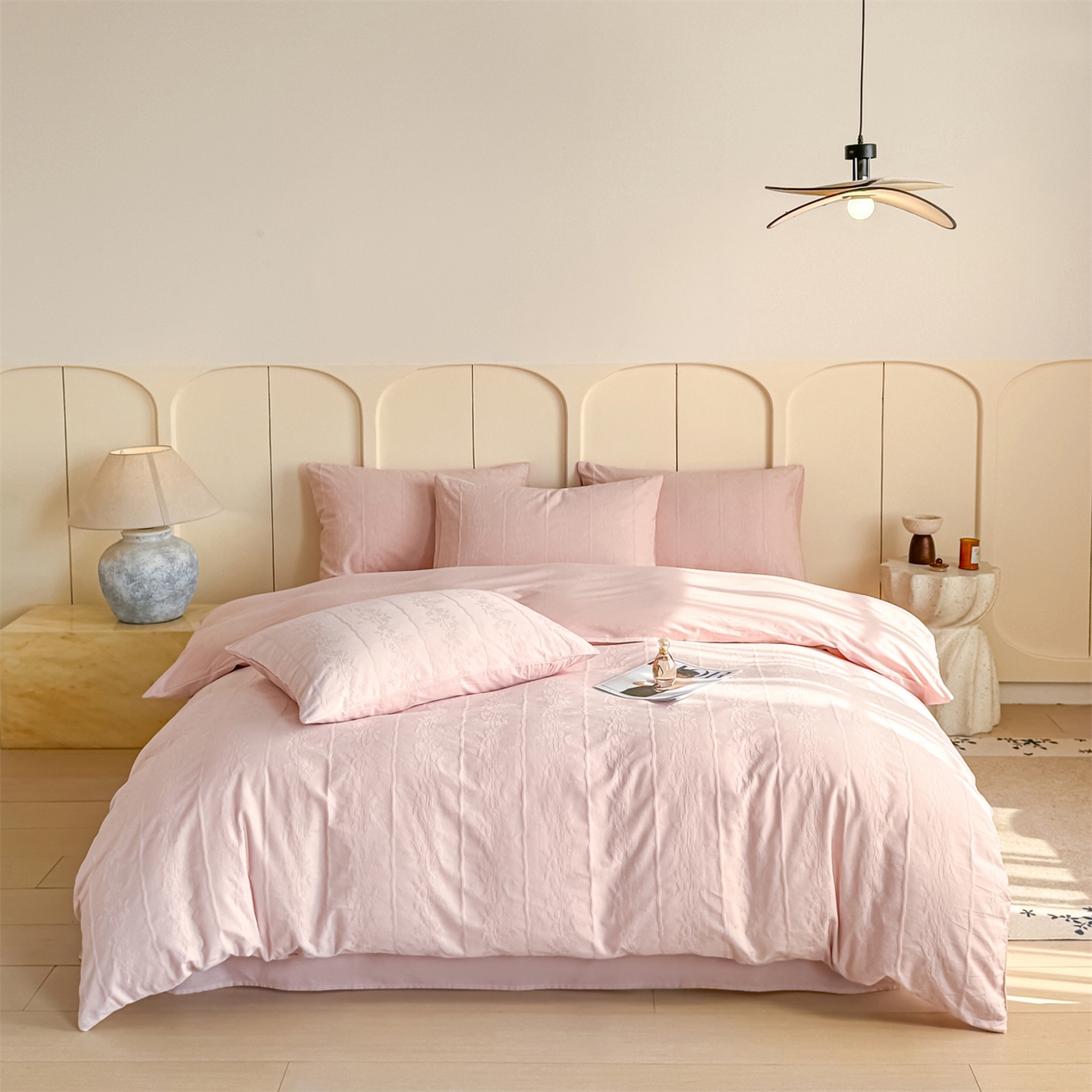 91家纺网 家纺一手货源 找家纺 灰鲸 2026新款全棉纯棉厚织贡缎大提花四件套 花蔓-蜜春粉