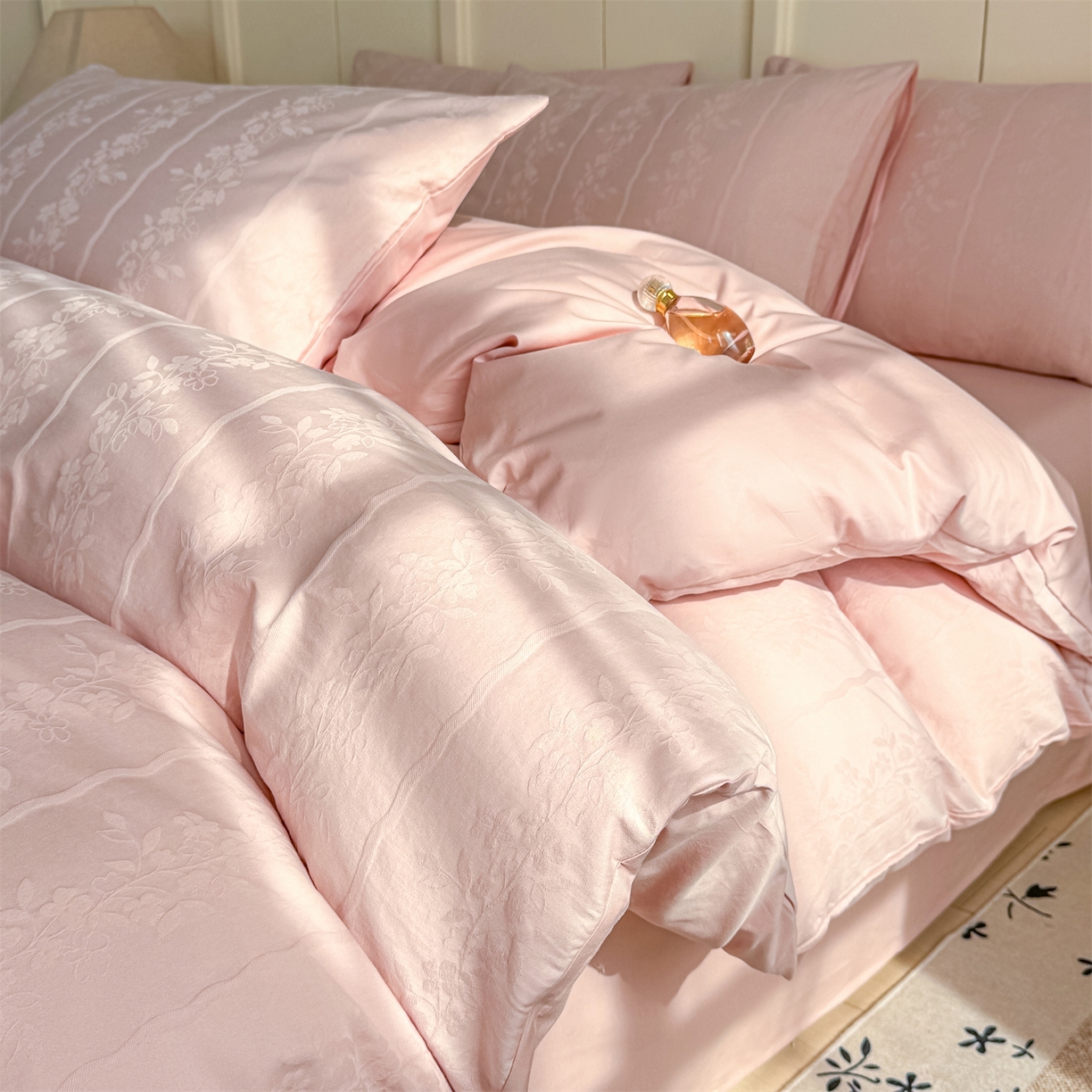 91家纺网 家纺一手货源 找家纺 灰鲸 2026新款全棉纯棉厚织贡缎大提花四件套 花蔓-蜜春粉