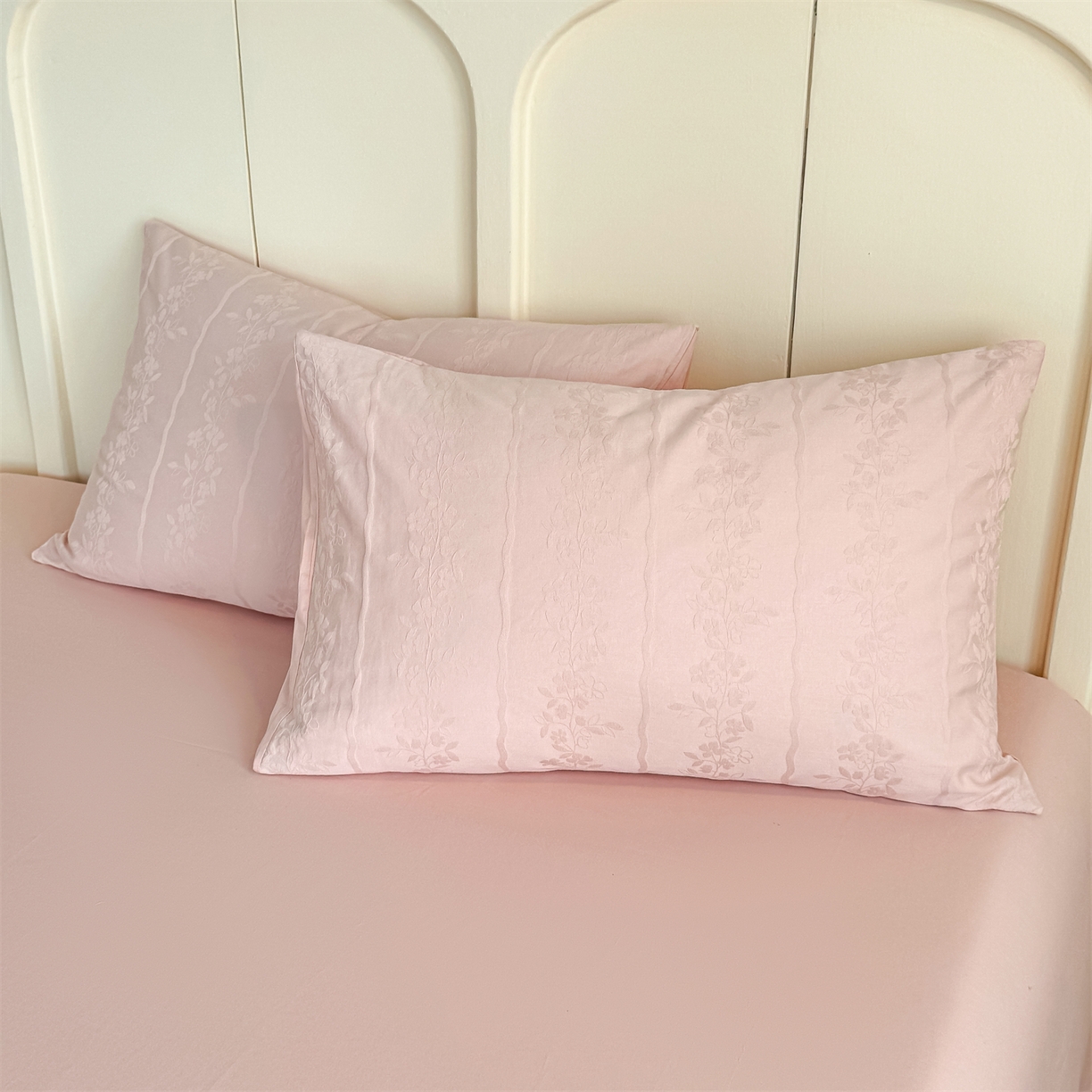 91家纺网 家纺一手货源 找家纺 灰鲸 2026新款全棉纯棉厚织贡缎大提花四件套 花蔓-蜜春粉