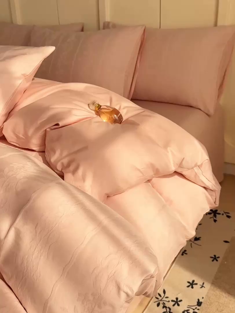 91家纺网 家纺一手货源 找家纺 灰鲸 2026新款全棉纯棉厚织贡缎大提花四件套 花蔓-蜜春粉