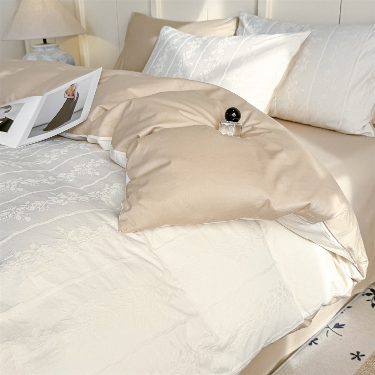 91家纺网 家纺一手货源 找家纺 灰鲸 2026新款全棉纯棉厚织贡缎大提花四件套 花蔓-杏仁奶霜