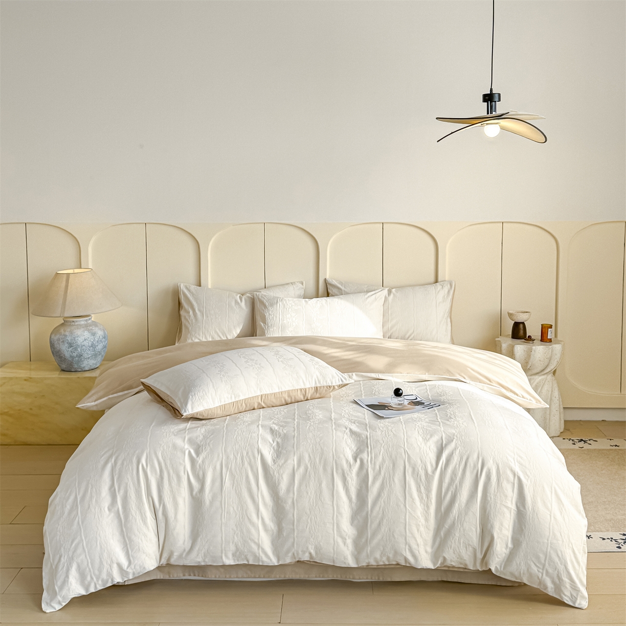 91家纺网 家纺一手货源 找家纺 灰鲸 2026新款全棉纯棉厚织贡缎大提花四件套 花蔓-杏仁奶霜