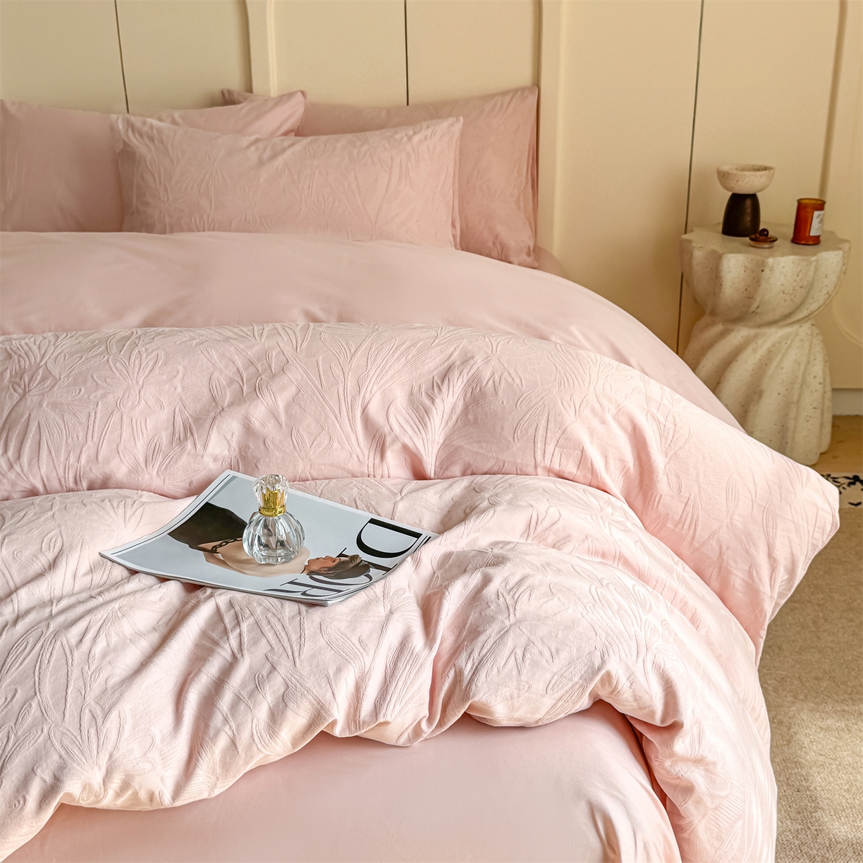 91家纺网 家纺一手货源 找家纺 灰鲸 2026新款全棉纯棉厚织贡缎大提花四件套 花汀-蜜春粉