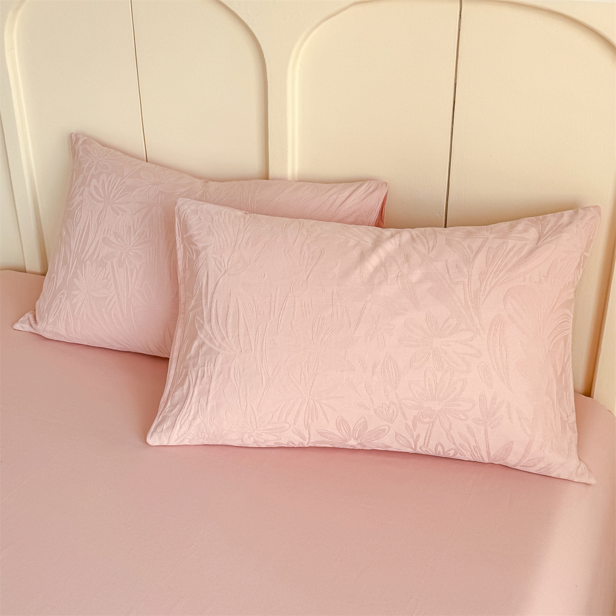 91家纺网 家纺一手货源 找家纺 灰鲸 2026新款全棉纯棉厚织贡缎大提花四件套 花汀-蜜春粉