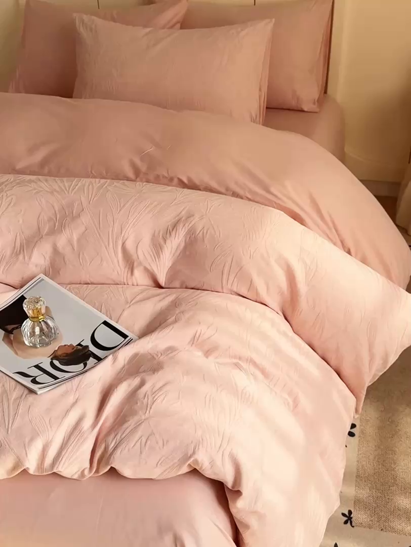 91家纺网 家纺一手货源 找家纺 灰鲸 2026新款全棉纯棉厚织贡缎大提花四件套 花汀-蜜春粉