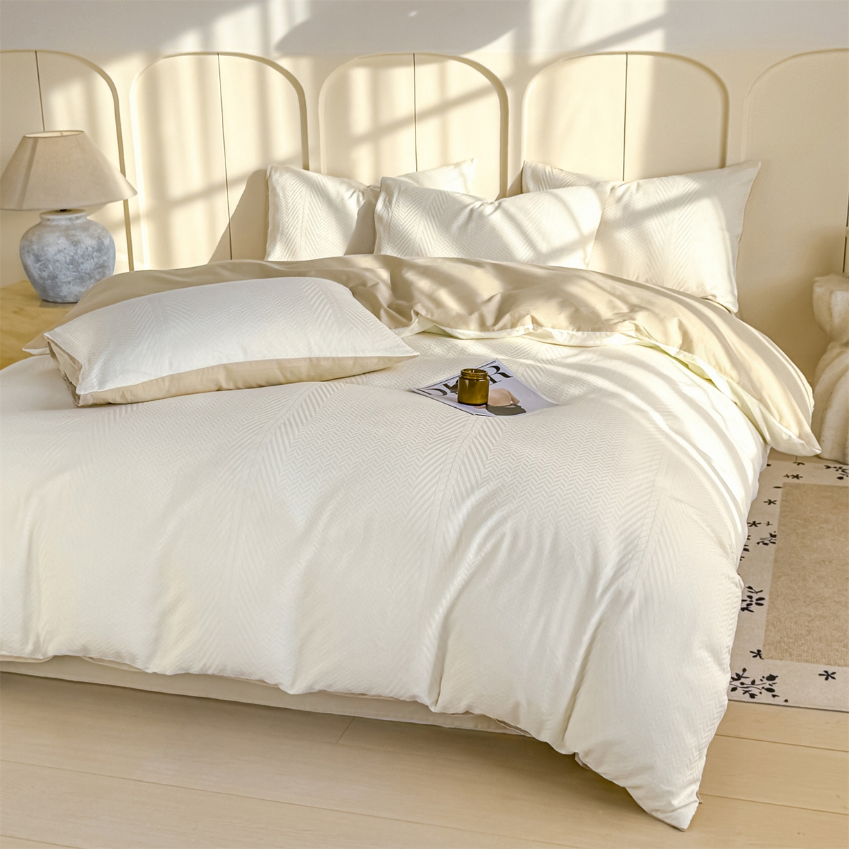 91家纺网 家纺一手货源 找家纺 灰鲸 2026新款全棉纯棉厚织贡缎大提花四件套 简森-杏仁奶霜