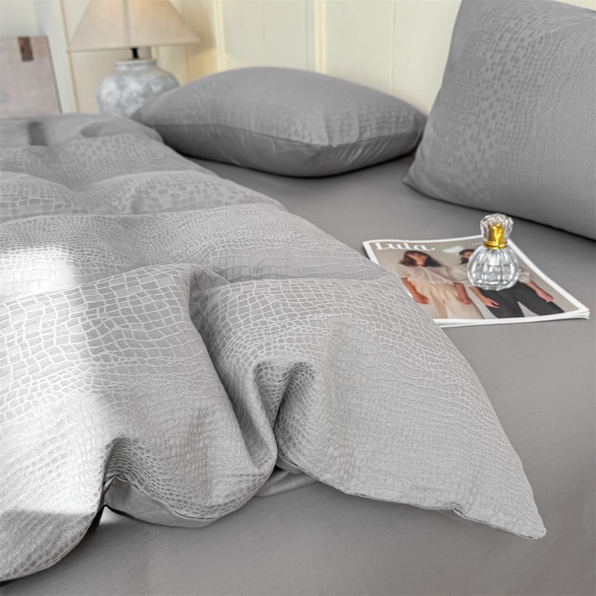 91家纺网 家纺一手货源 找家纺 灰鲸 2026新款全棉纯棉厚织贡缎大提花四件套 黎辉-雾灰